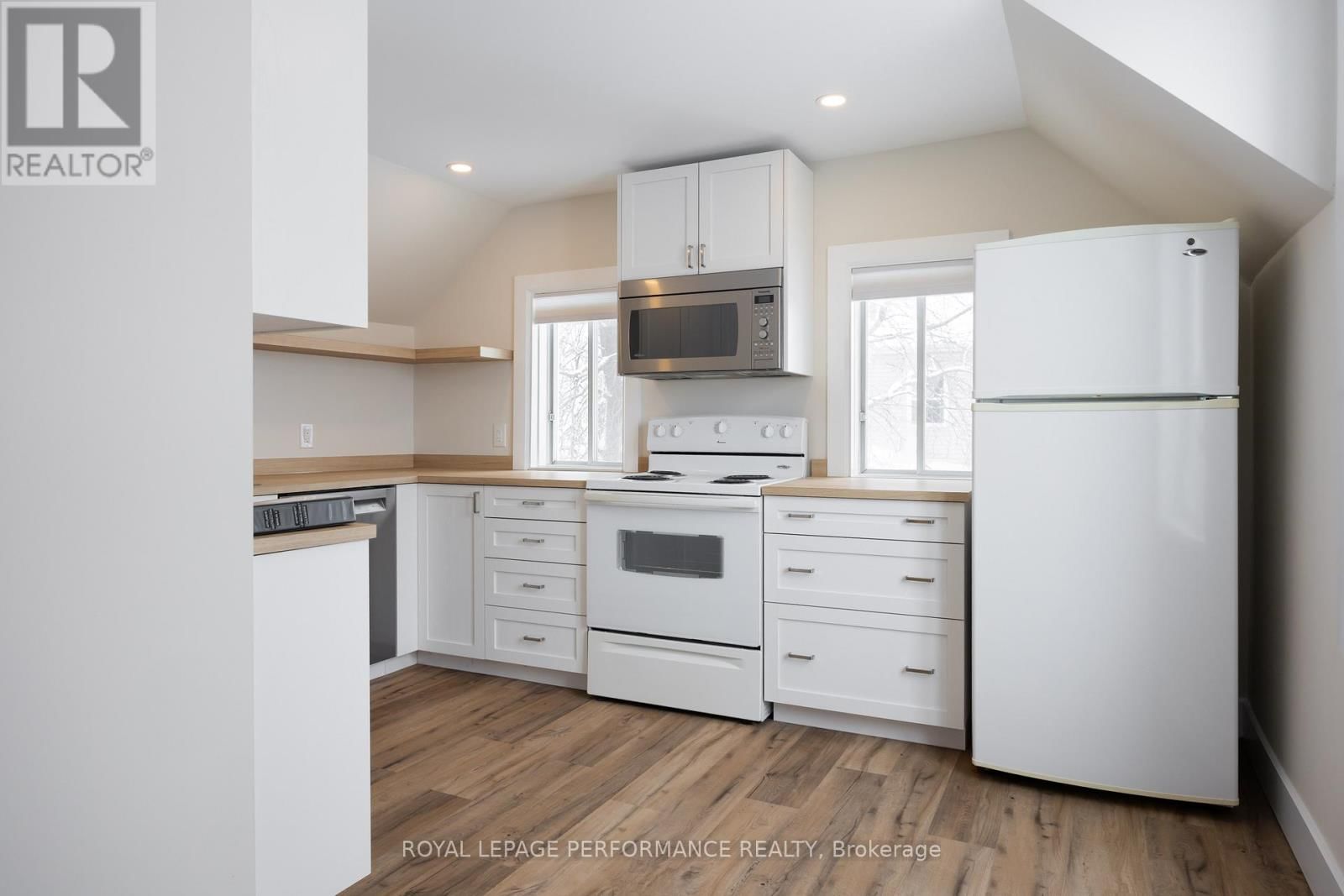 139 ALEXANDRIA MAIN STREET SOUTH Image 23