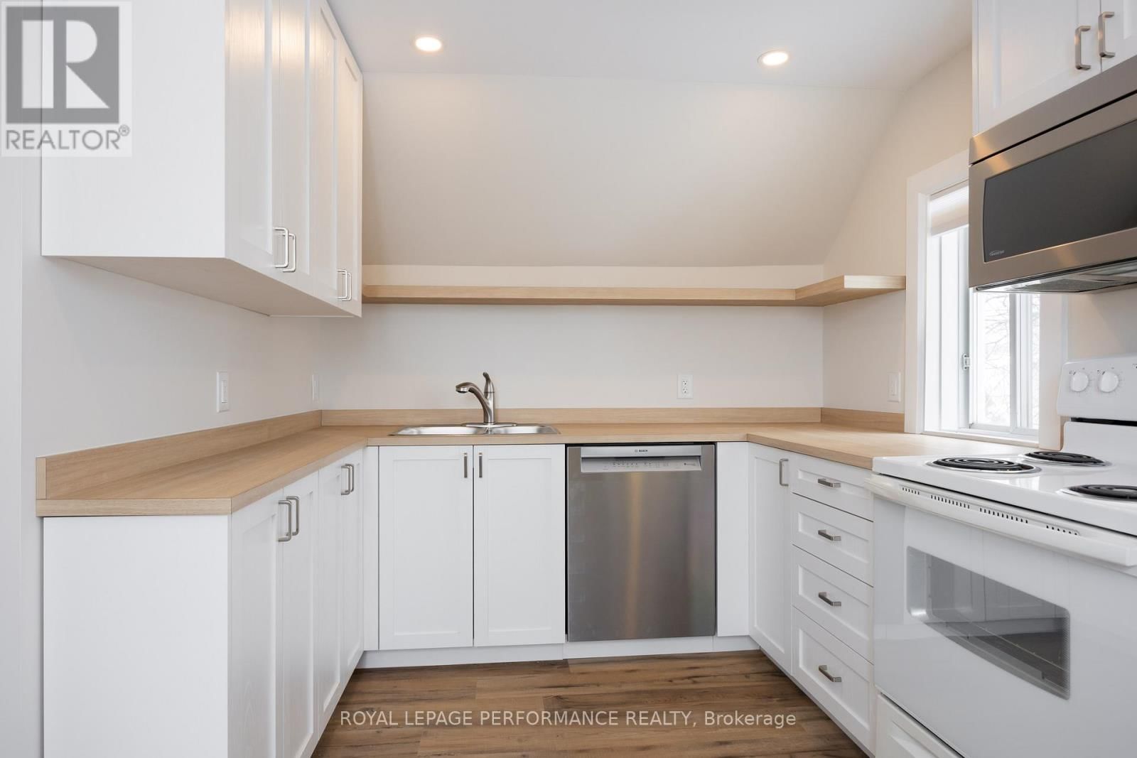 139 ALEXANDRIA MAIN STREET SOUTH Image 25