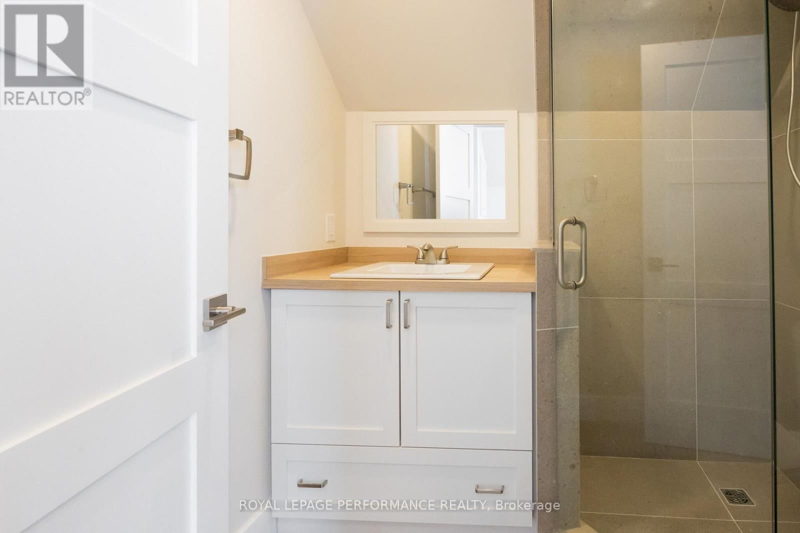 139 ALEXANDRIA MAIN STREET SOUTH Image 28