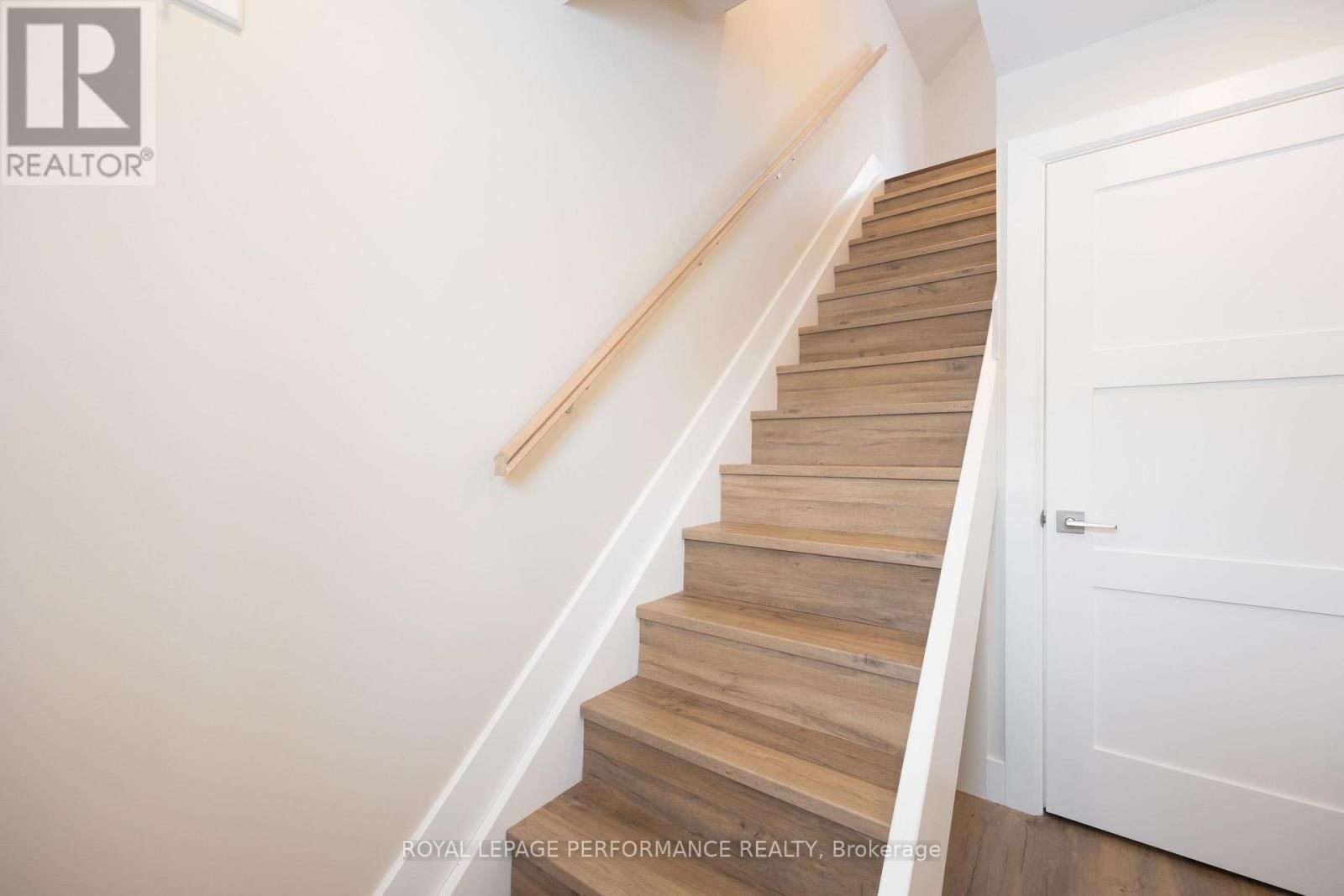 139 ALEXANDRIA MAIN STREET SOUTH Image 31