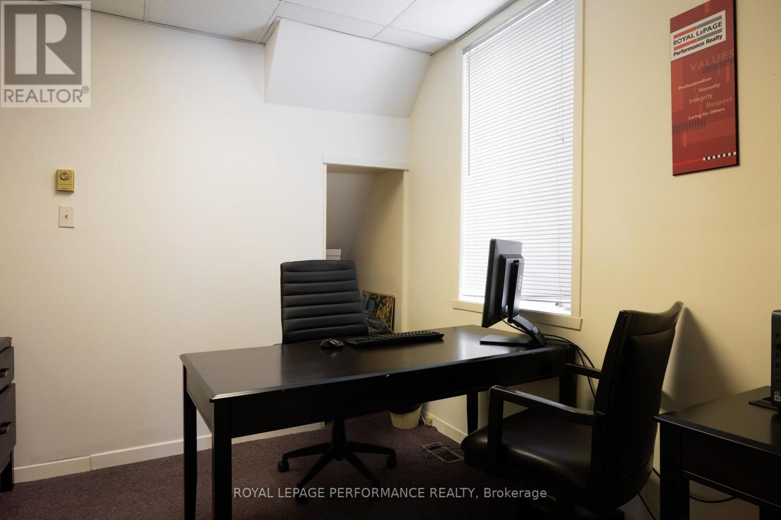 139 ALEXANDRIA MAIN STREET SOUTH Image 9