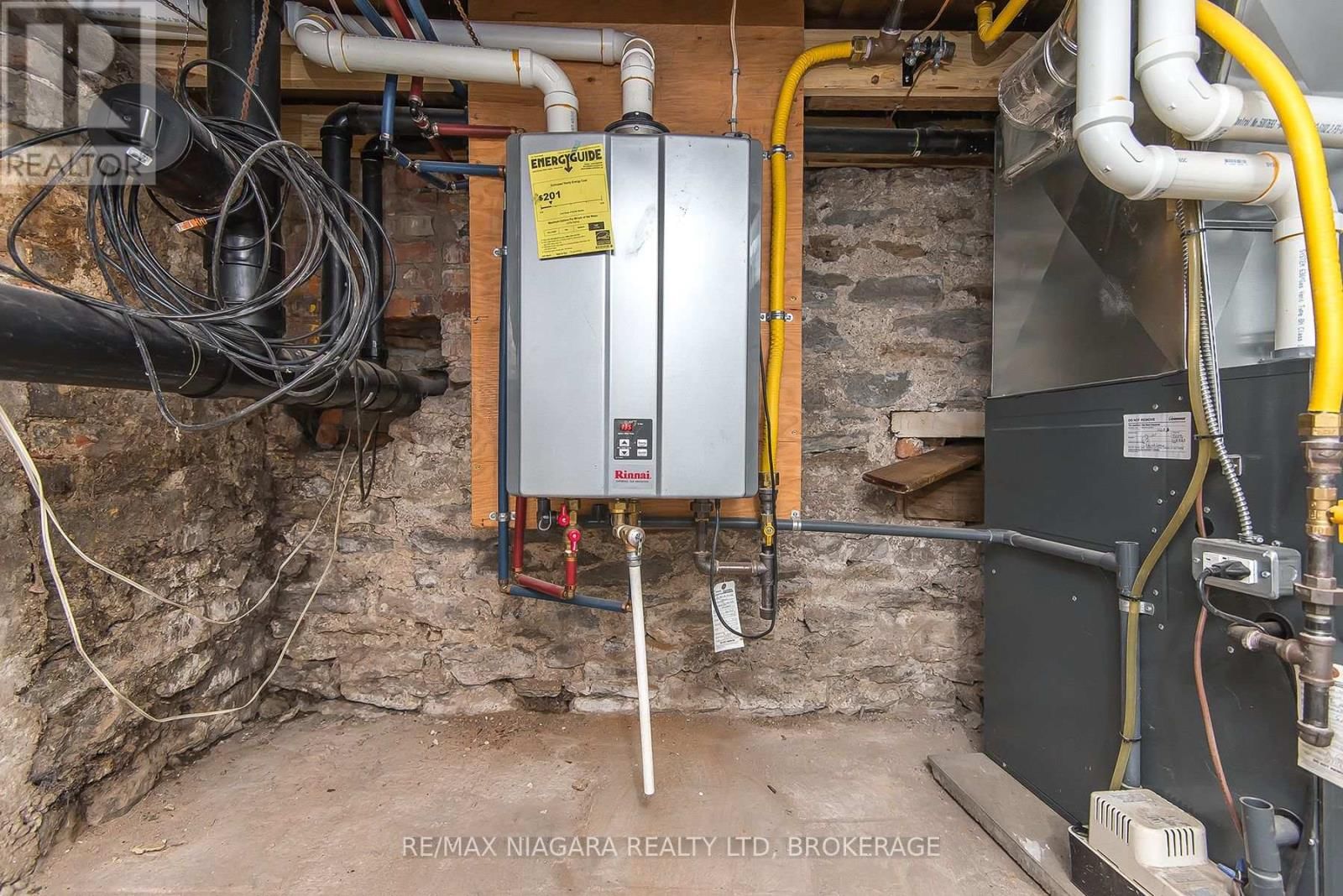 120 MAIN STREET WEST Image 26