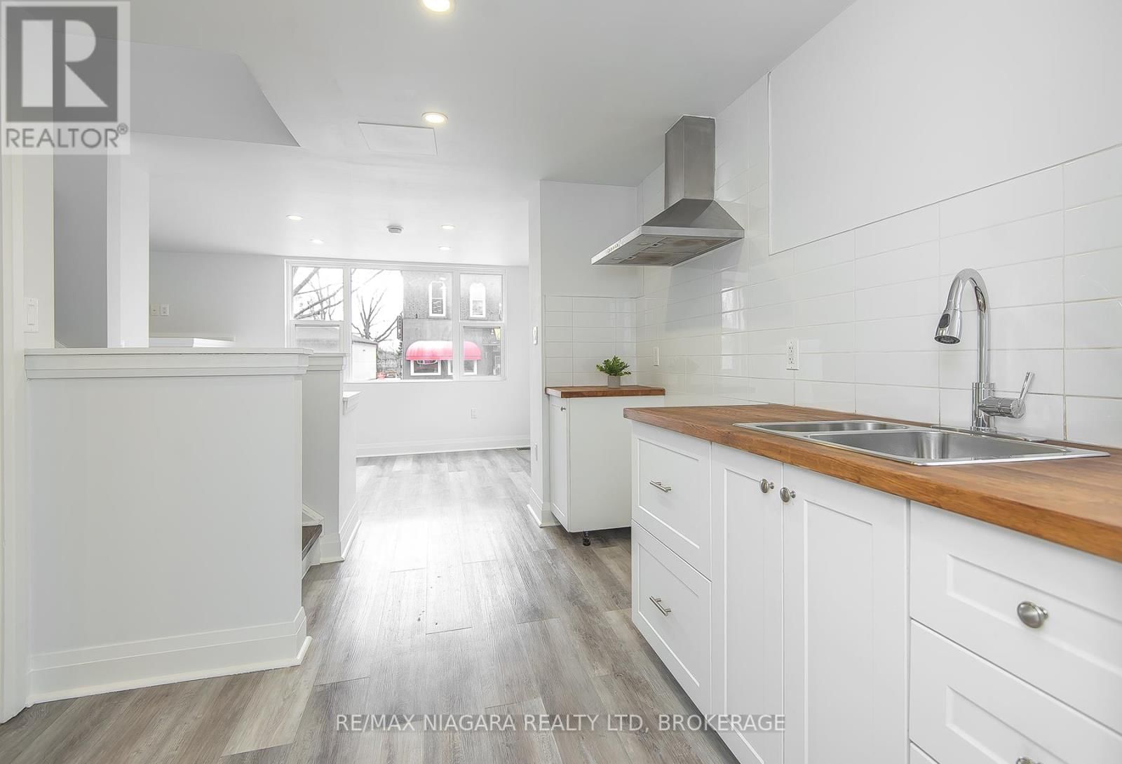 120 MAIN STREET WEST Image 10