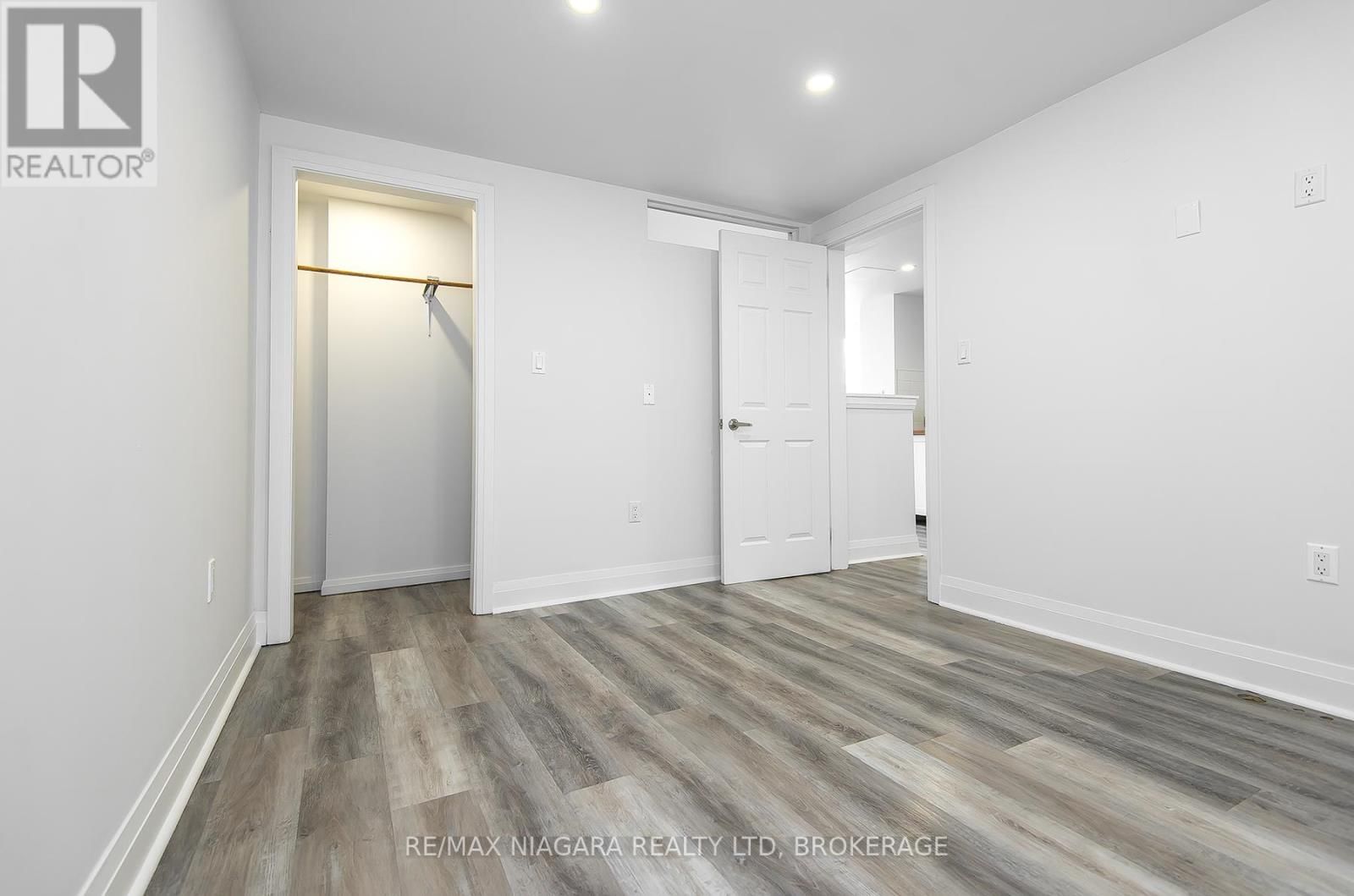 120 MAIN STREET WEST Image 19