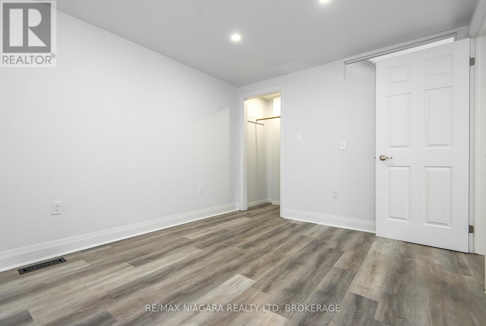 120 MAIN STREET WEST Image 20