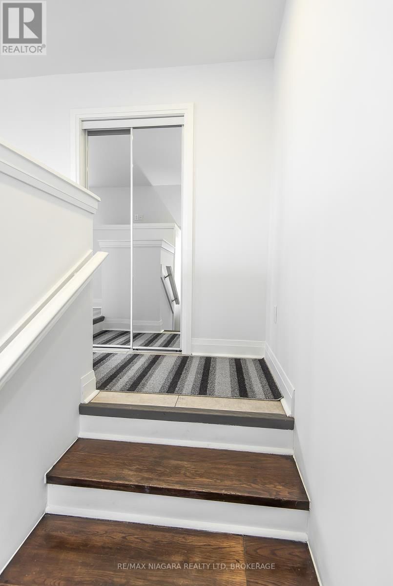 120 MAIN STREET WEST Image 21