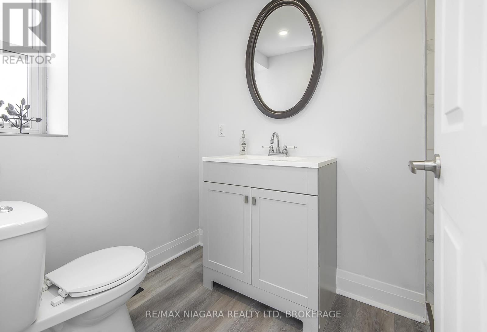 120 MAIN STREET WEST Image 22