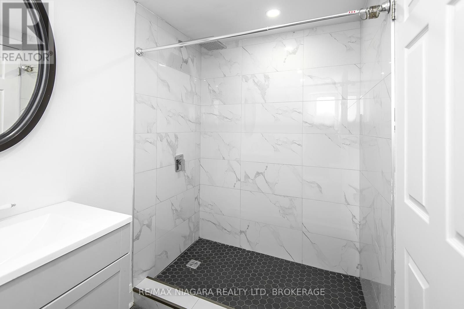 120 MAIN STREET WEST Image 23