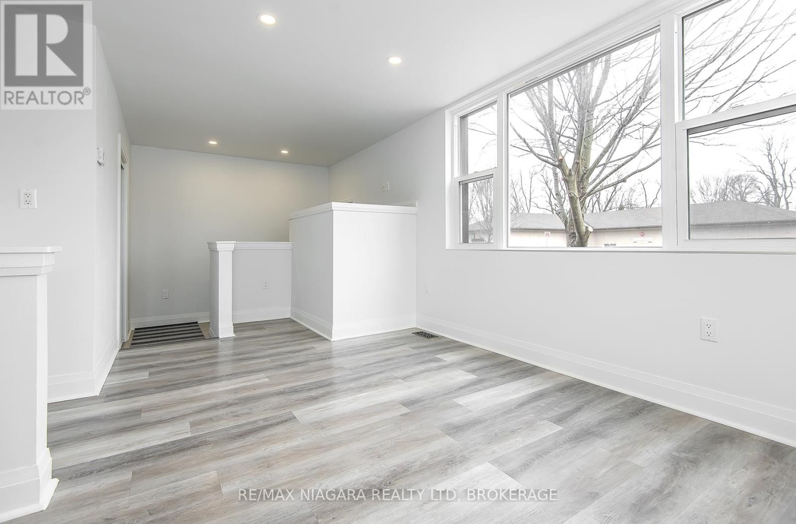 120 MAIN STREET WEST Image 24