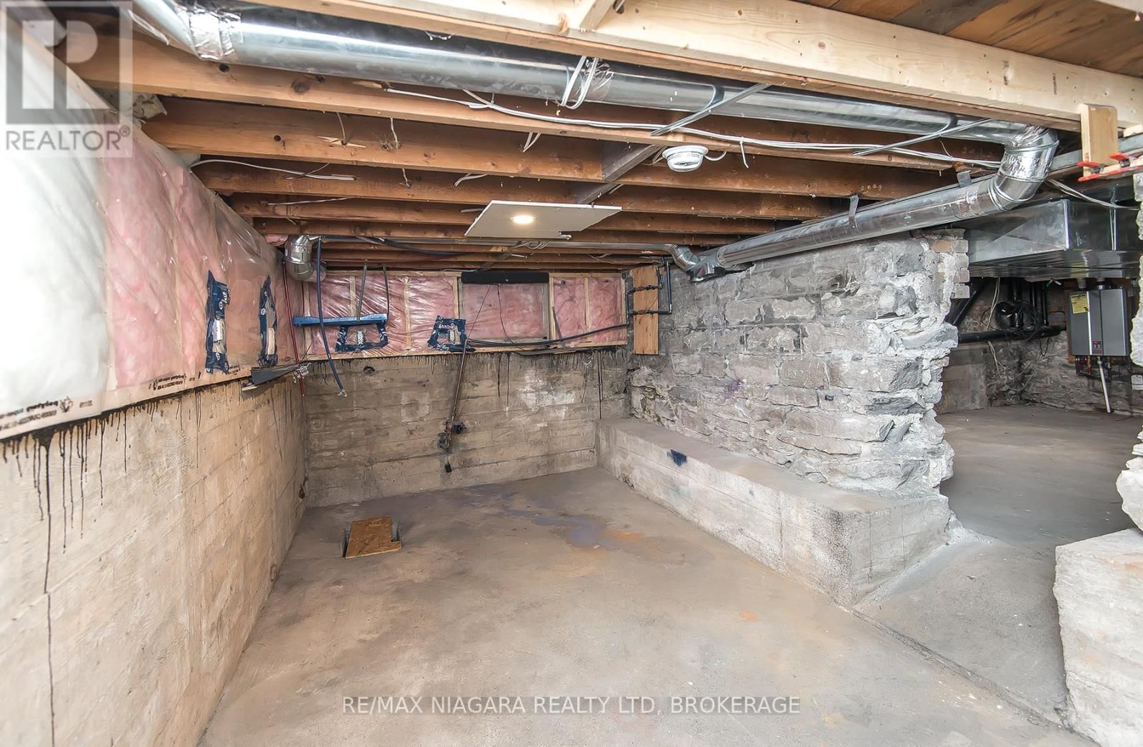 120 MAIN STREET WEST Image 28