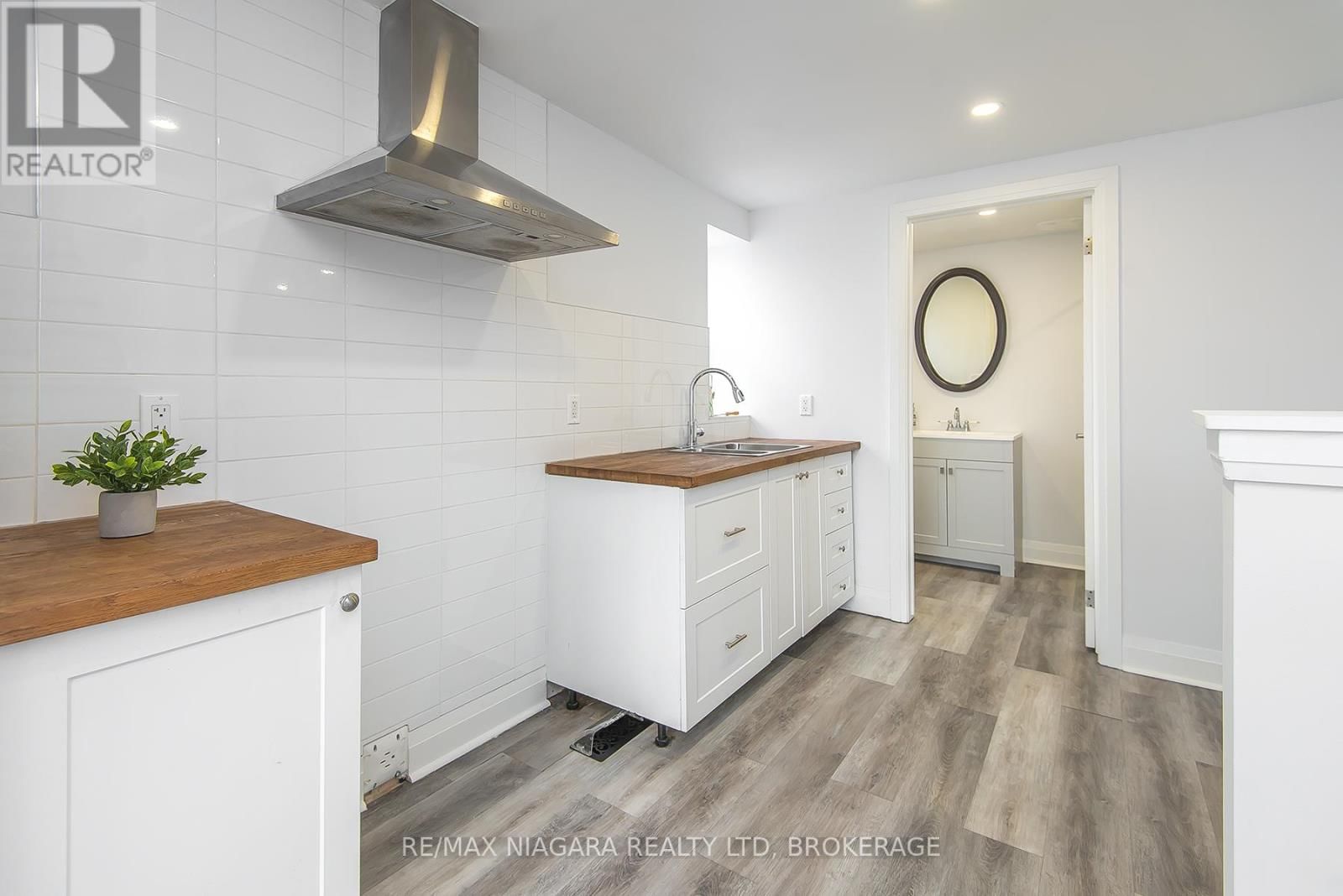 120 MAIN STREET WEST Image 8