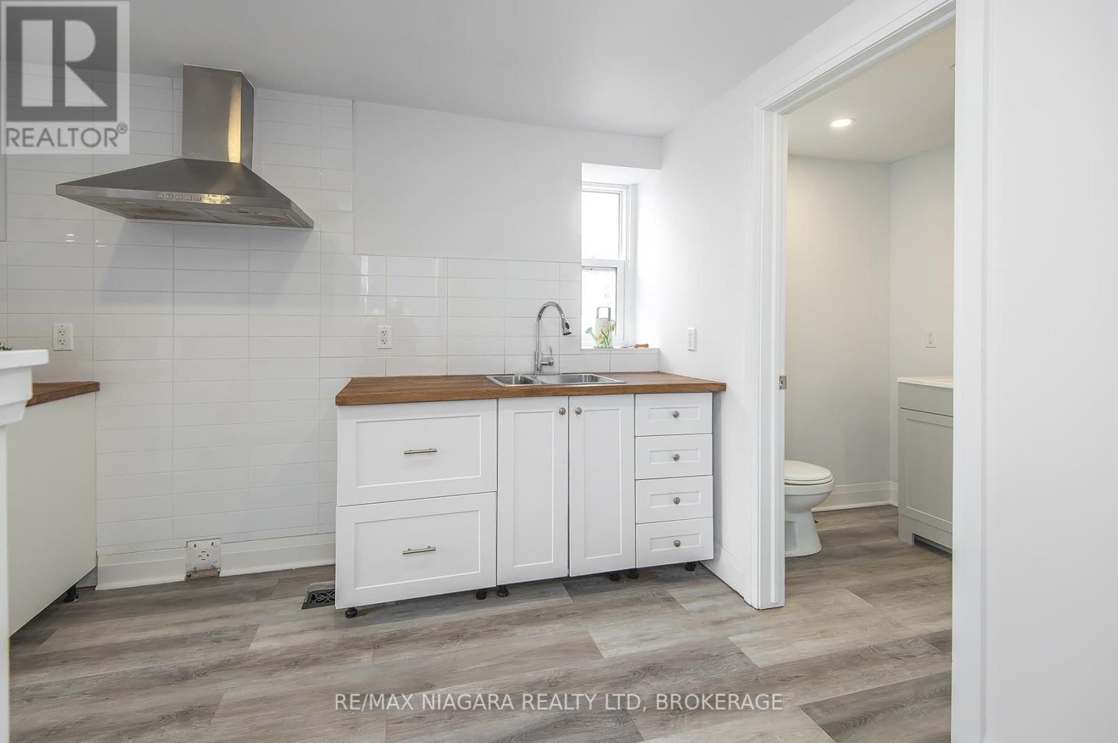 120 MAIN STREET WEST Image 9