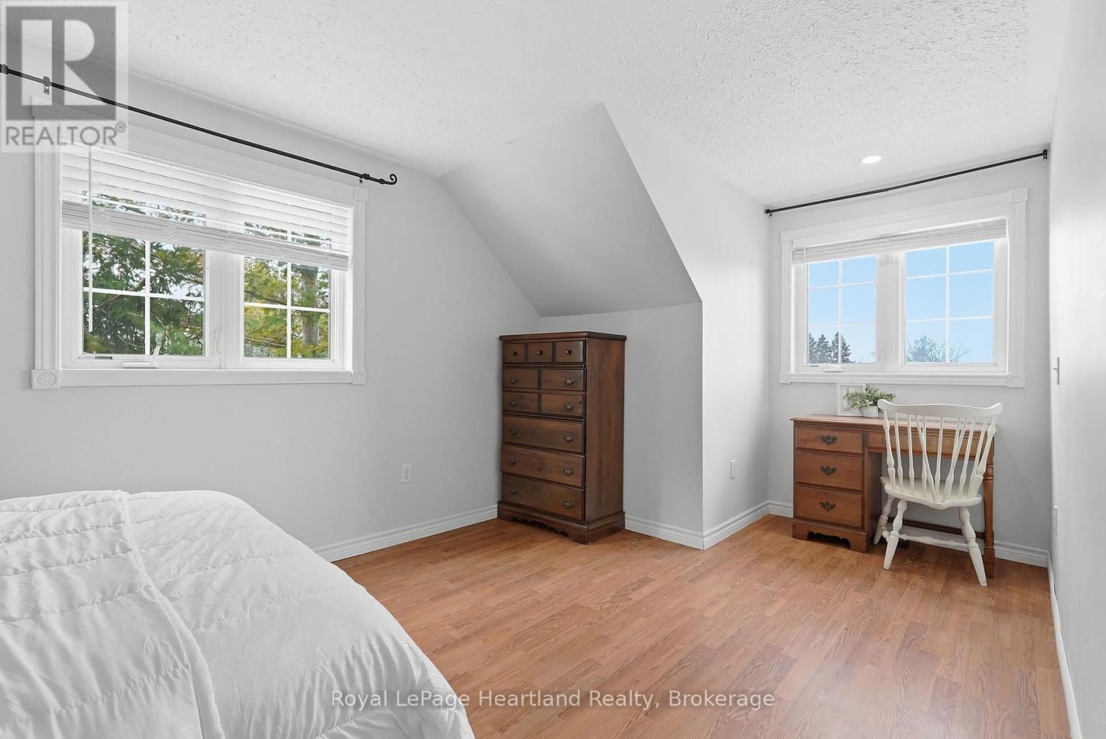 25 JOHN STREET WEST Image 29