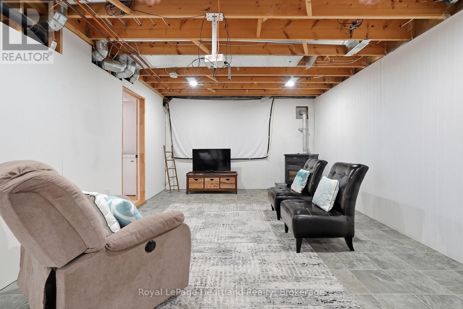 25 JOHN STREET WEST Image 33