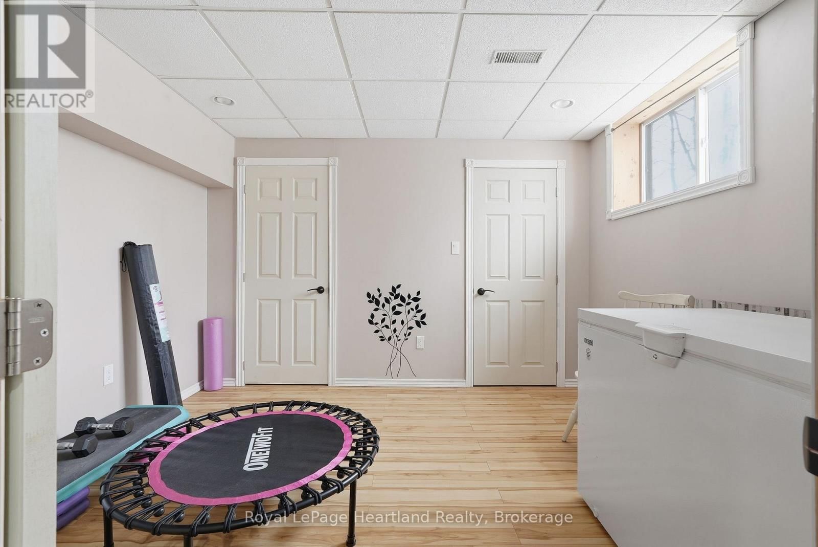 25 JOHN STREET WEST Image 35