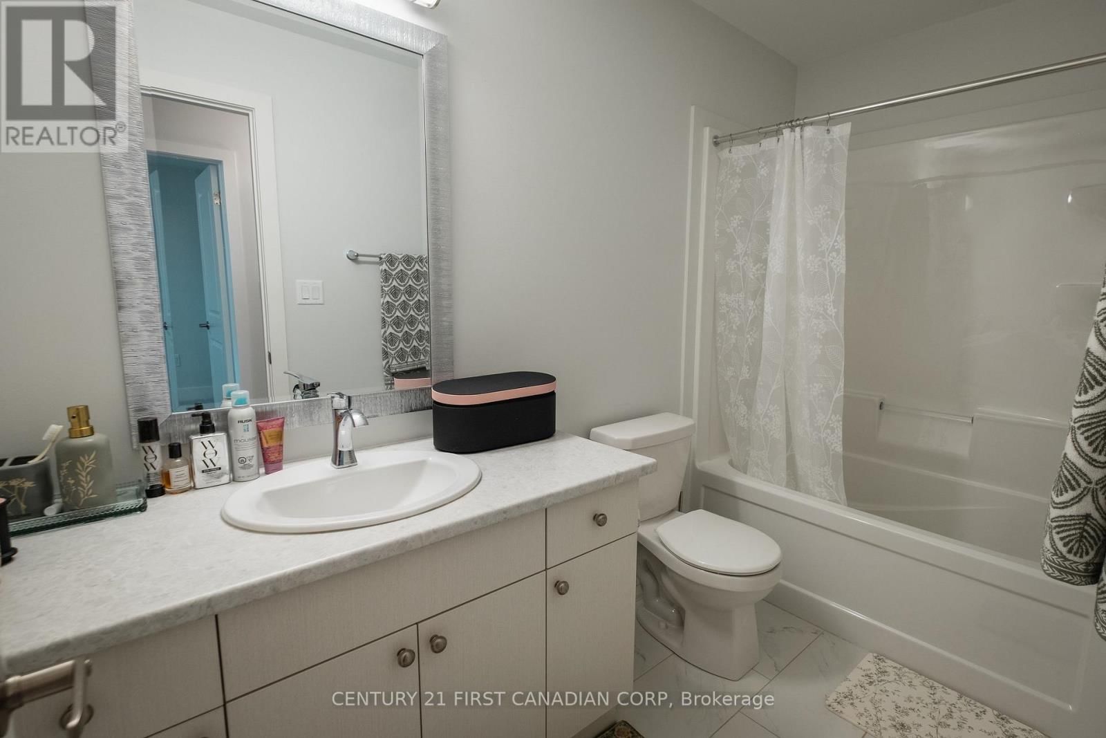 36 - 925 DEVERON CRESCENT Image 22