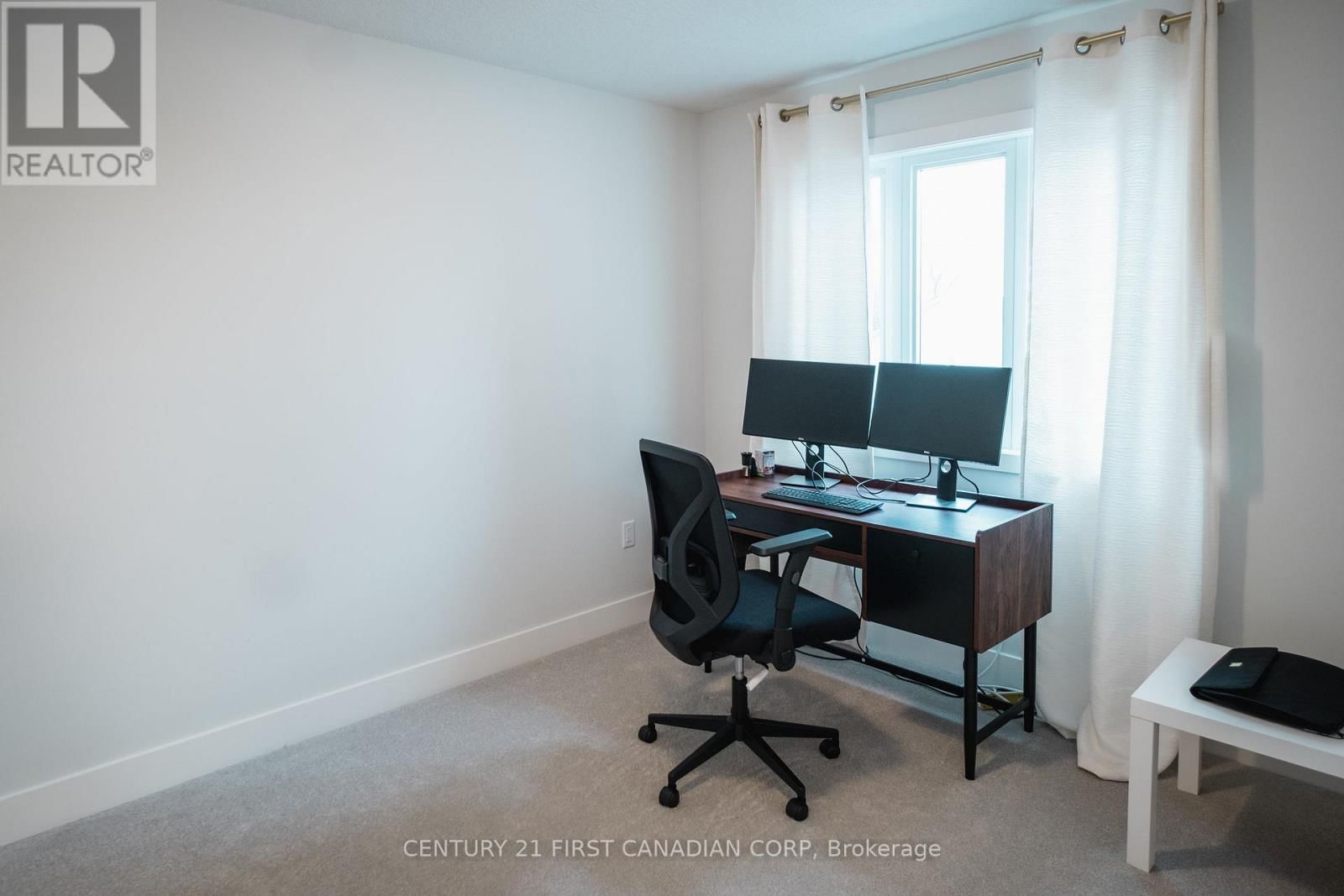 36 - 925 DEVERON CRESCENT Image 25