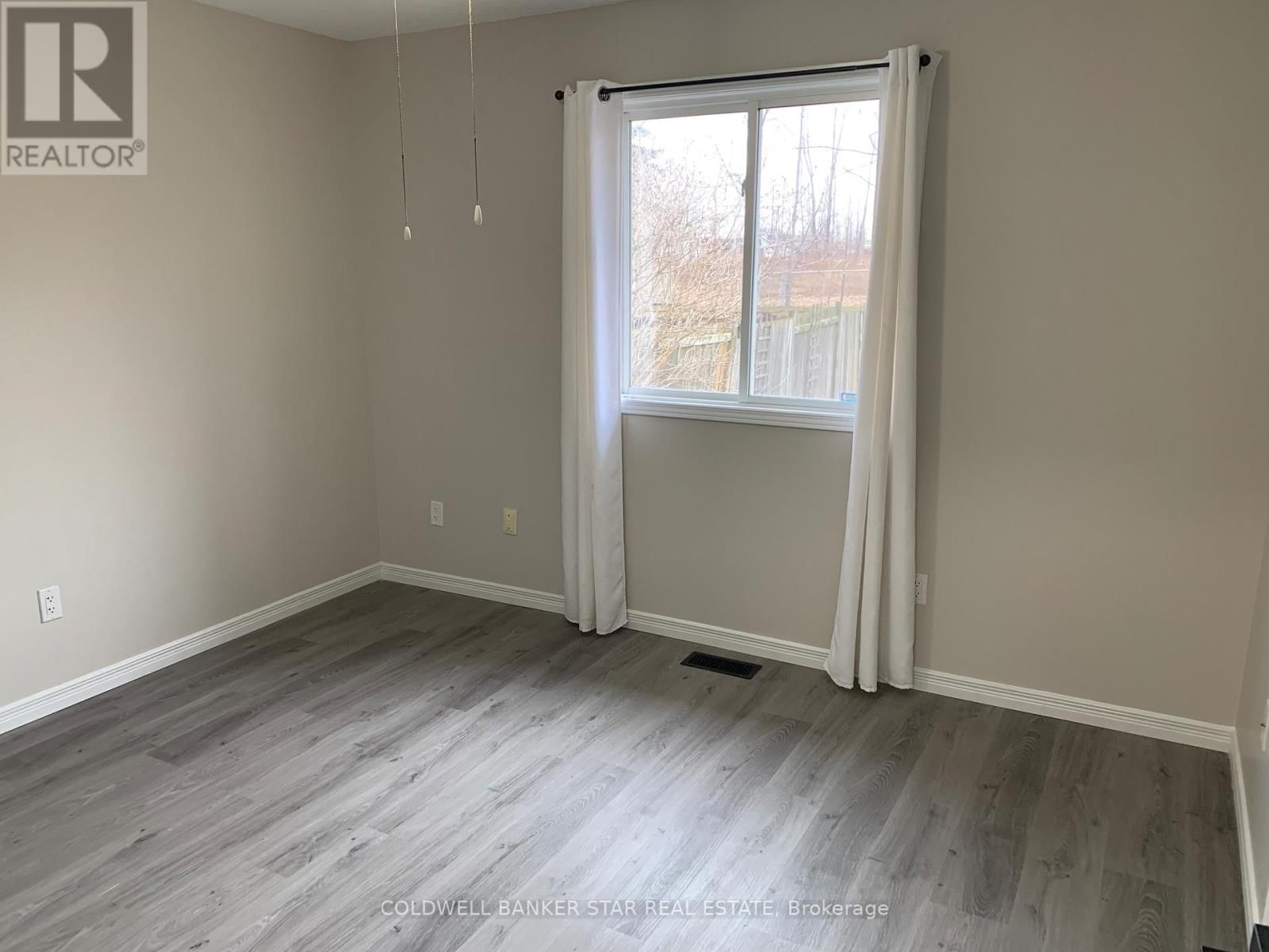 27 STEELE STREET Image 13