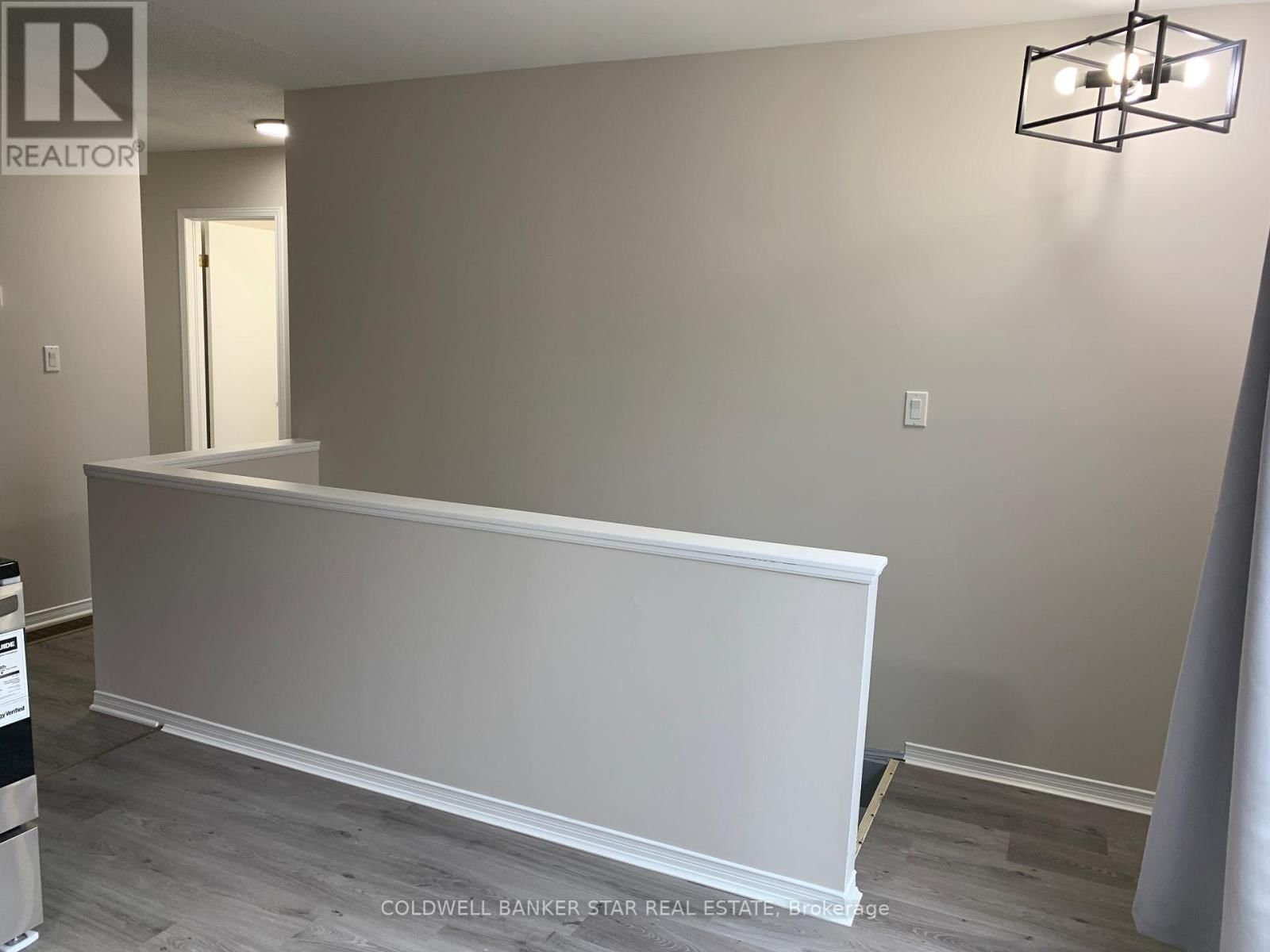 27 STEELE STREET Image 16