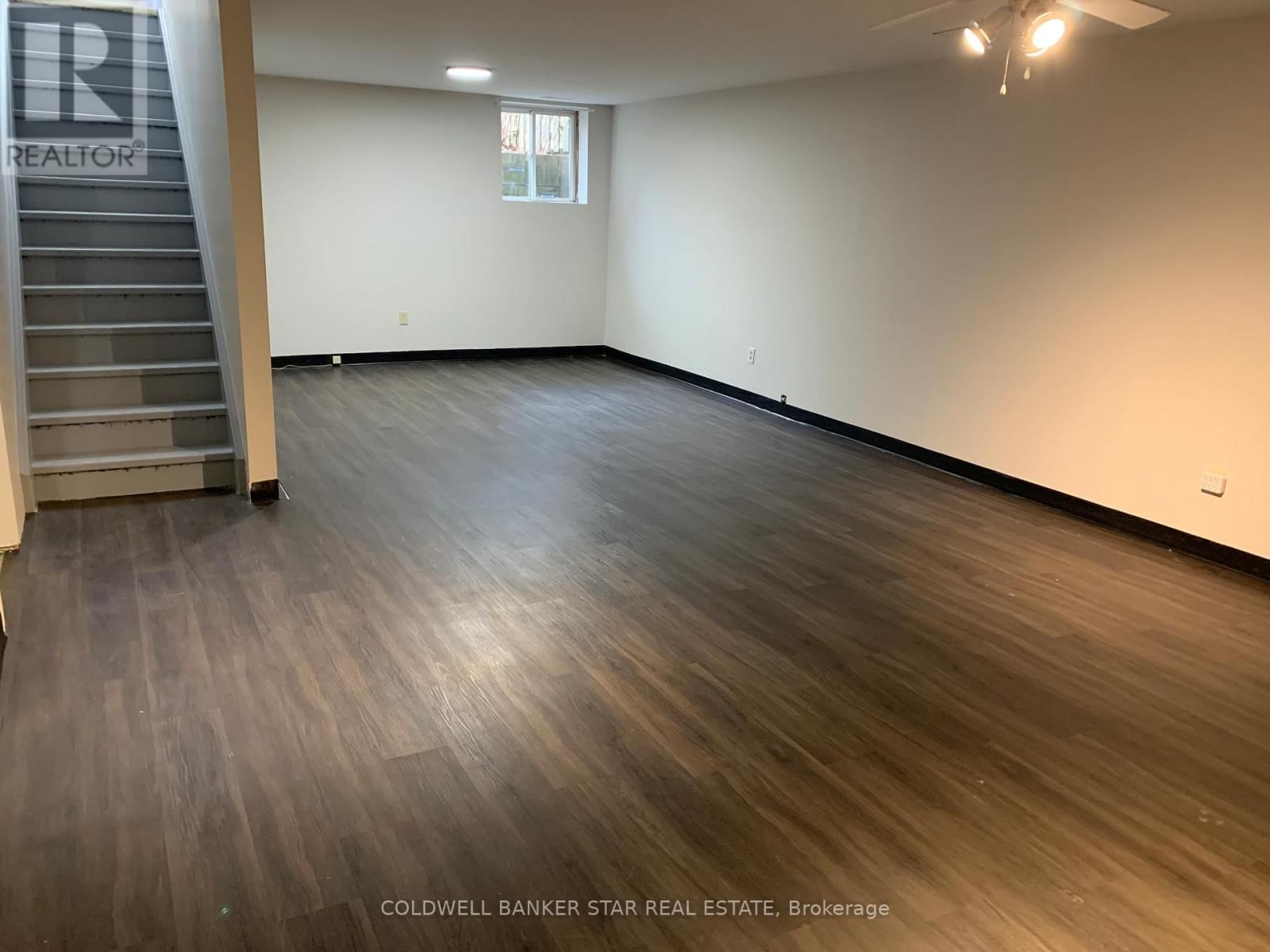 27 STEELE STREET Image 19