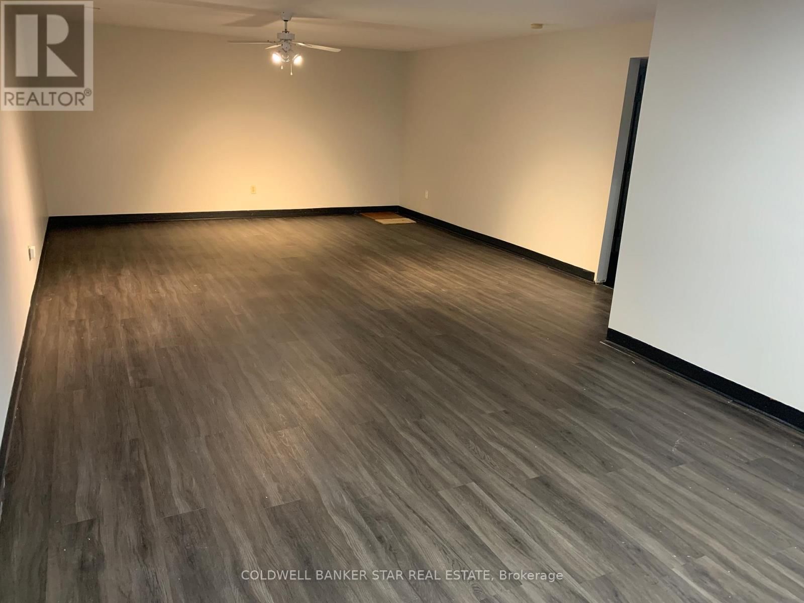 27 STEELE STREET Image 20