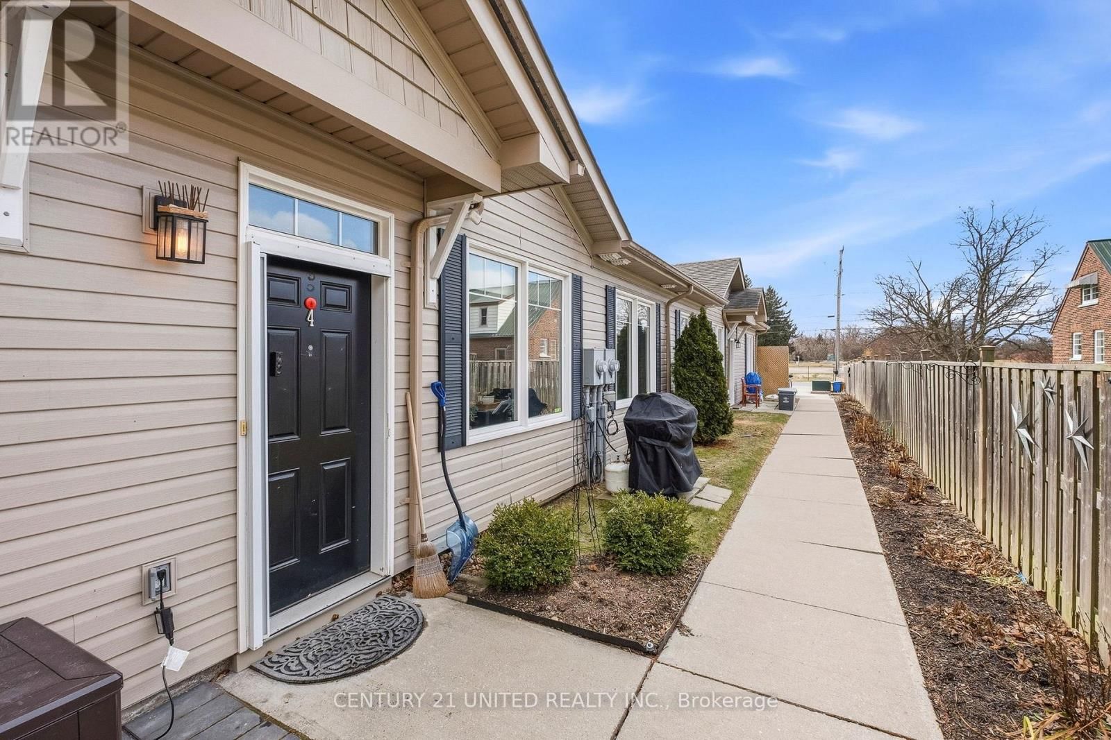 4 - 774 ONTARIO STREET Image 12