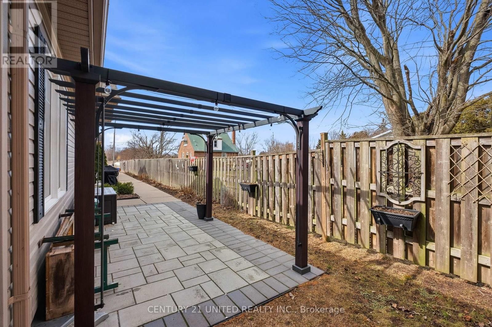 4 - 774 ONTARIO STREET Image 9