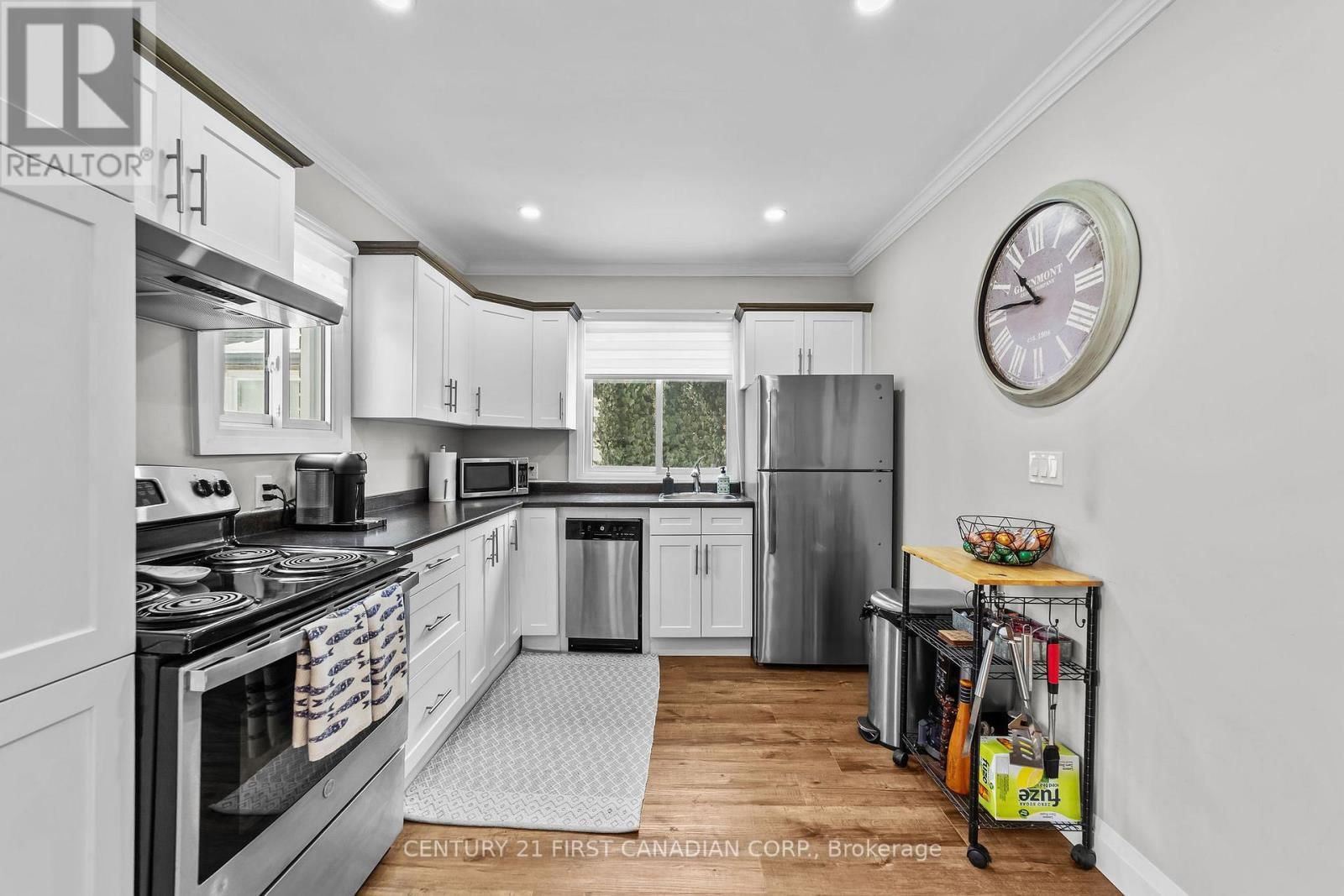 474 WOODMAN AVENUE Image 13