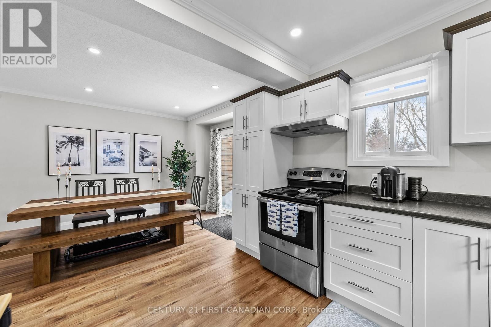 474 WOODMAN AVENUE Image 14