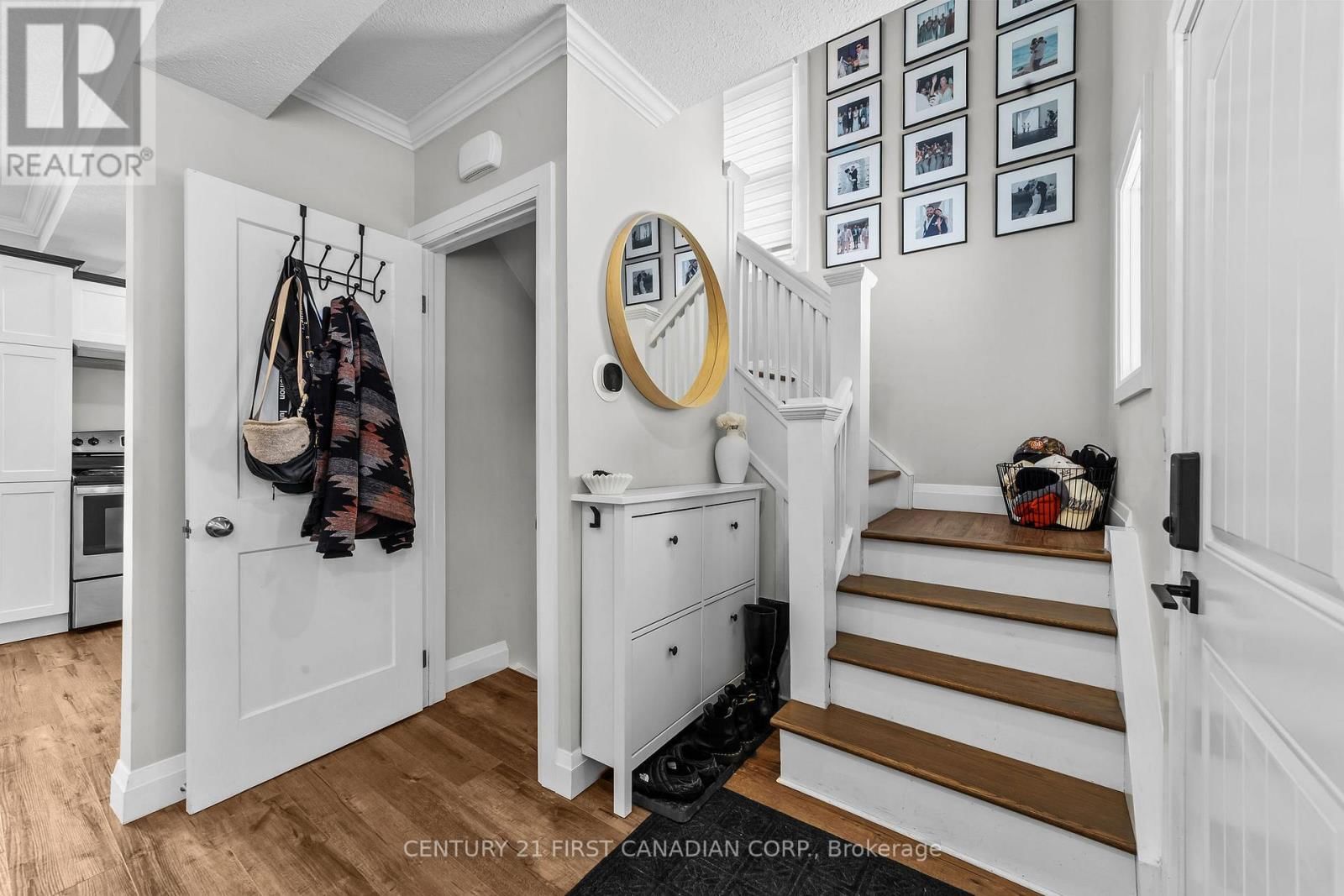 474 WOODMAN AVENUE Image 16