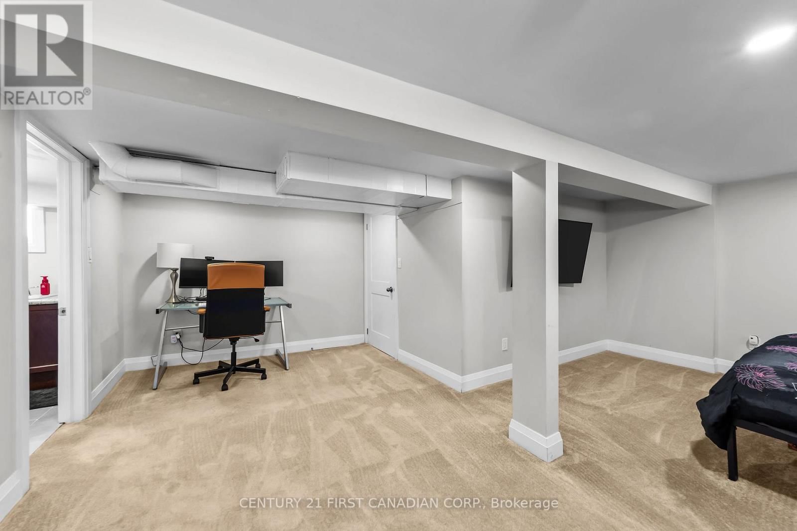 474 WOODMAN AVENUE Image 17