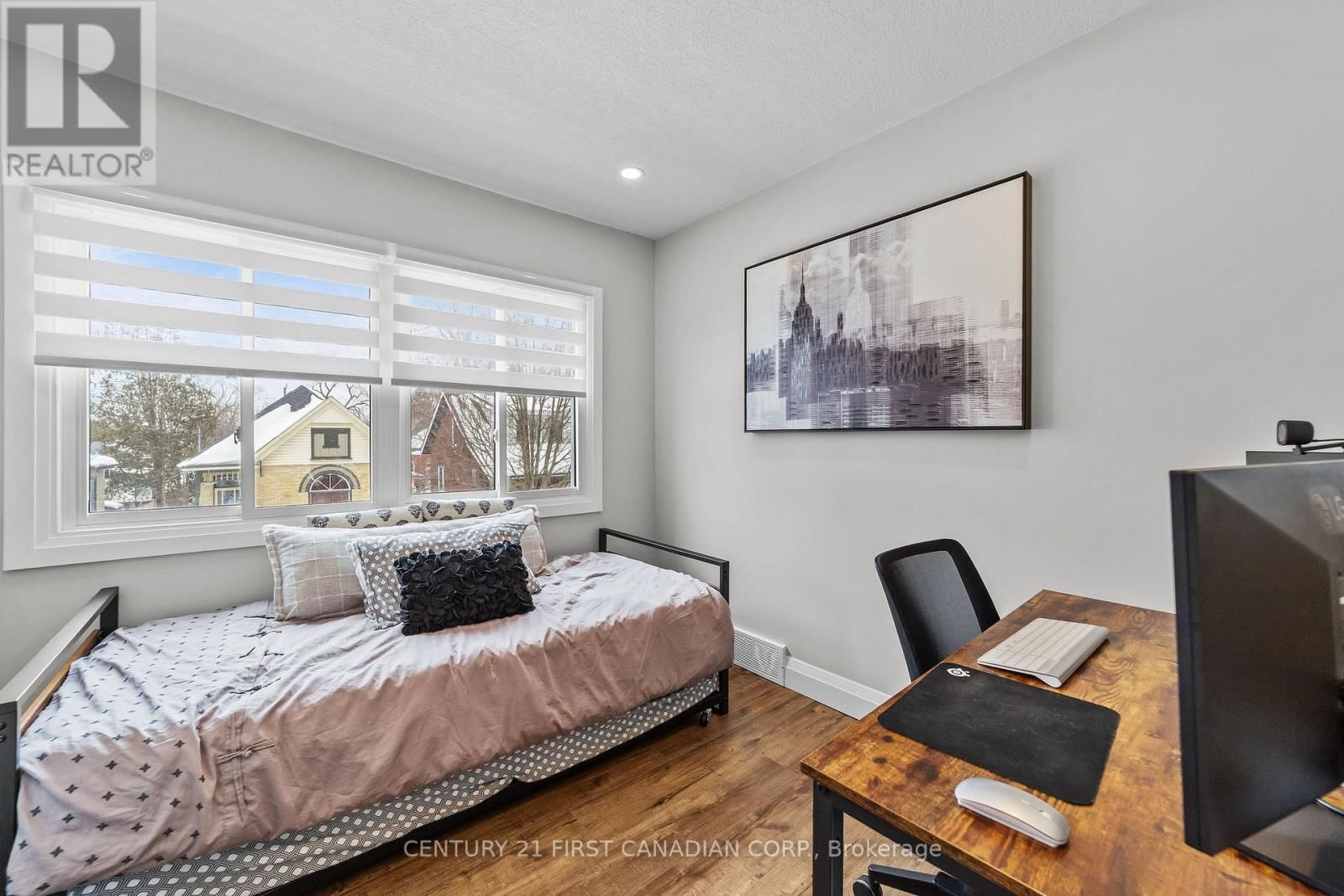 474 WOODMAN AVENUE Image 26