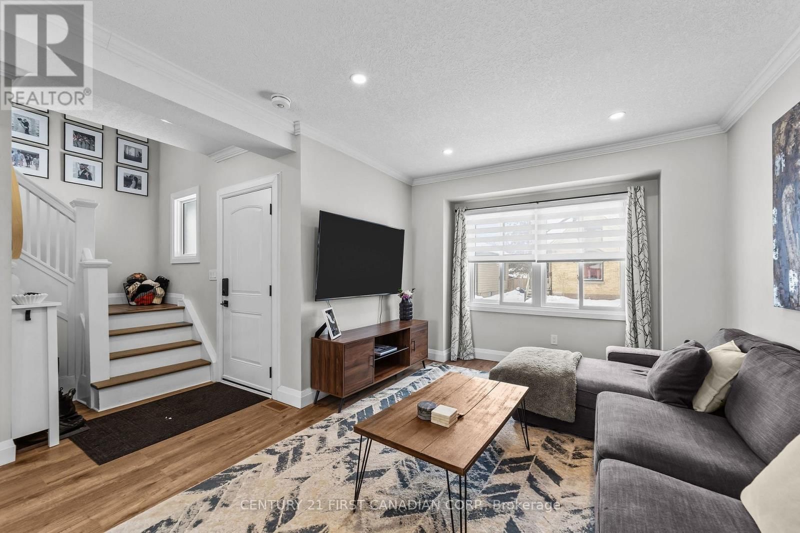 474 WOODMAN AVENUE Image 8