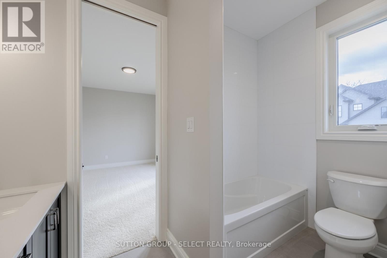 9 - 2835 SHEFFIELD PLACE Image 31