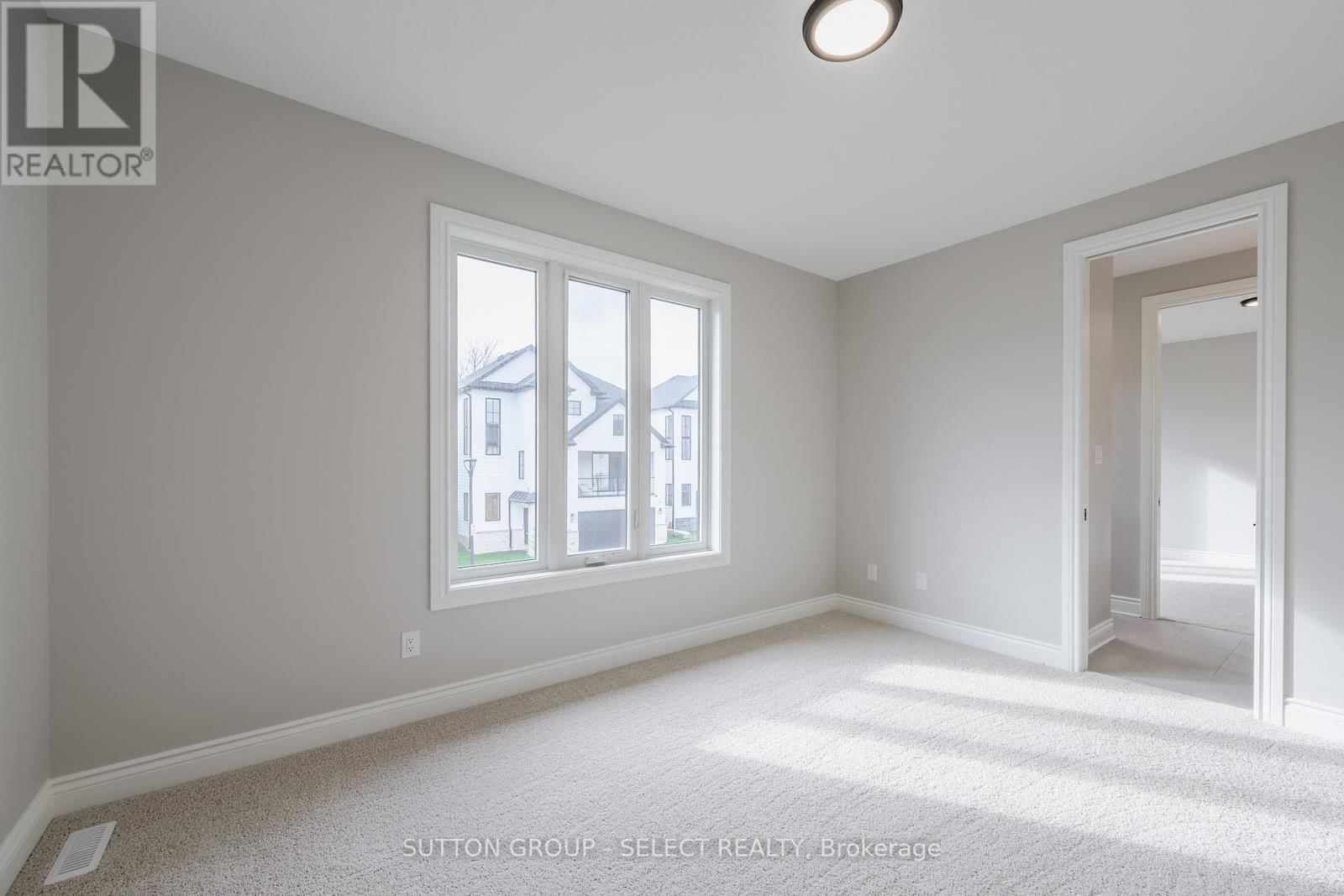 9 - 2835 SHEFFIELD PLACE Image 32