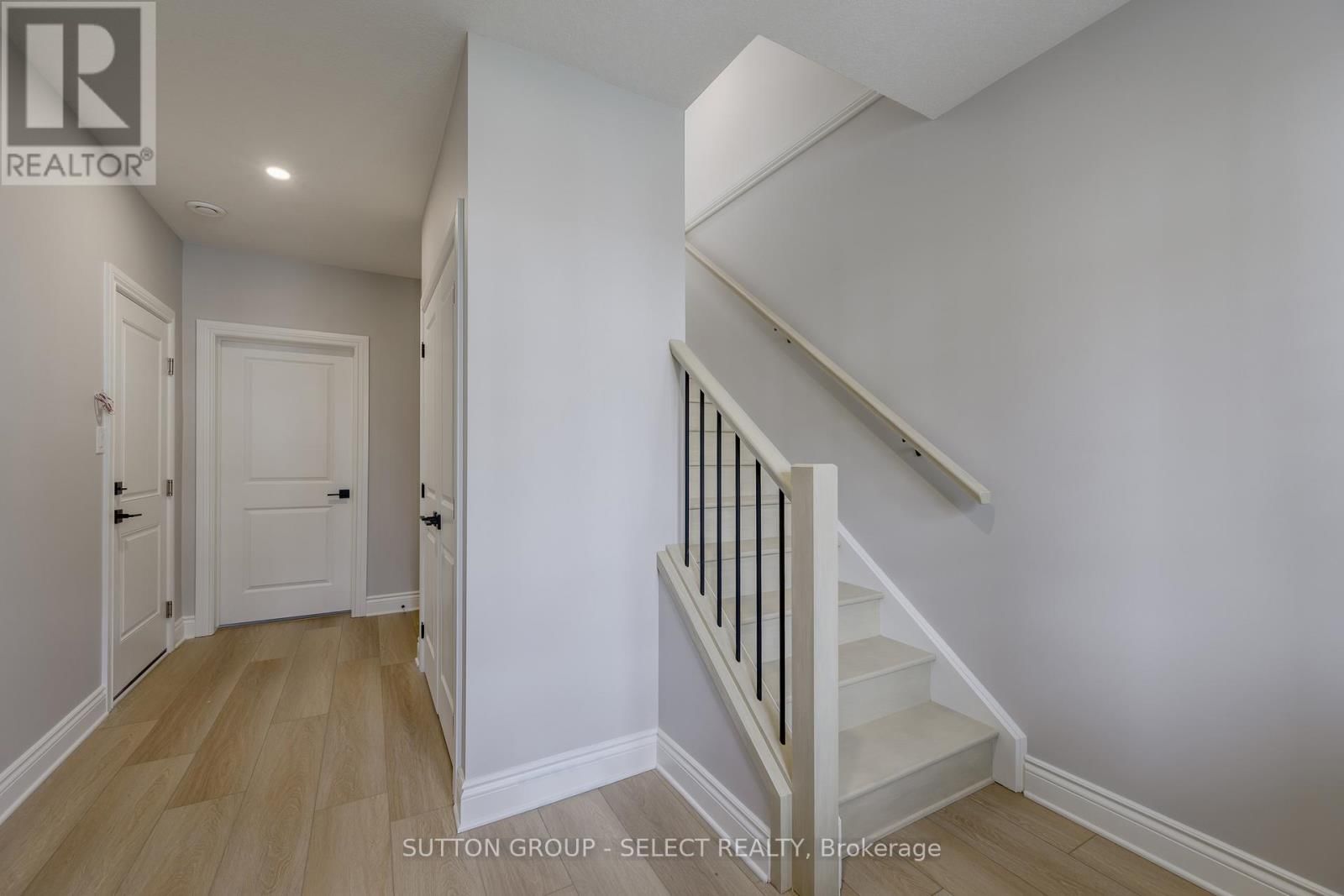 9 - 2835 SHEFFIELD PLACE Image 4