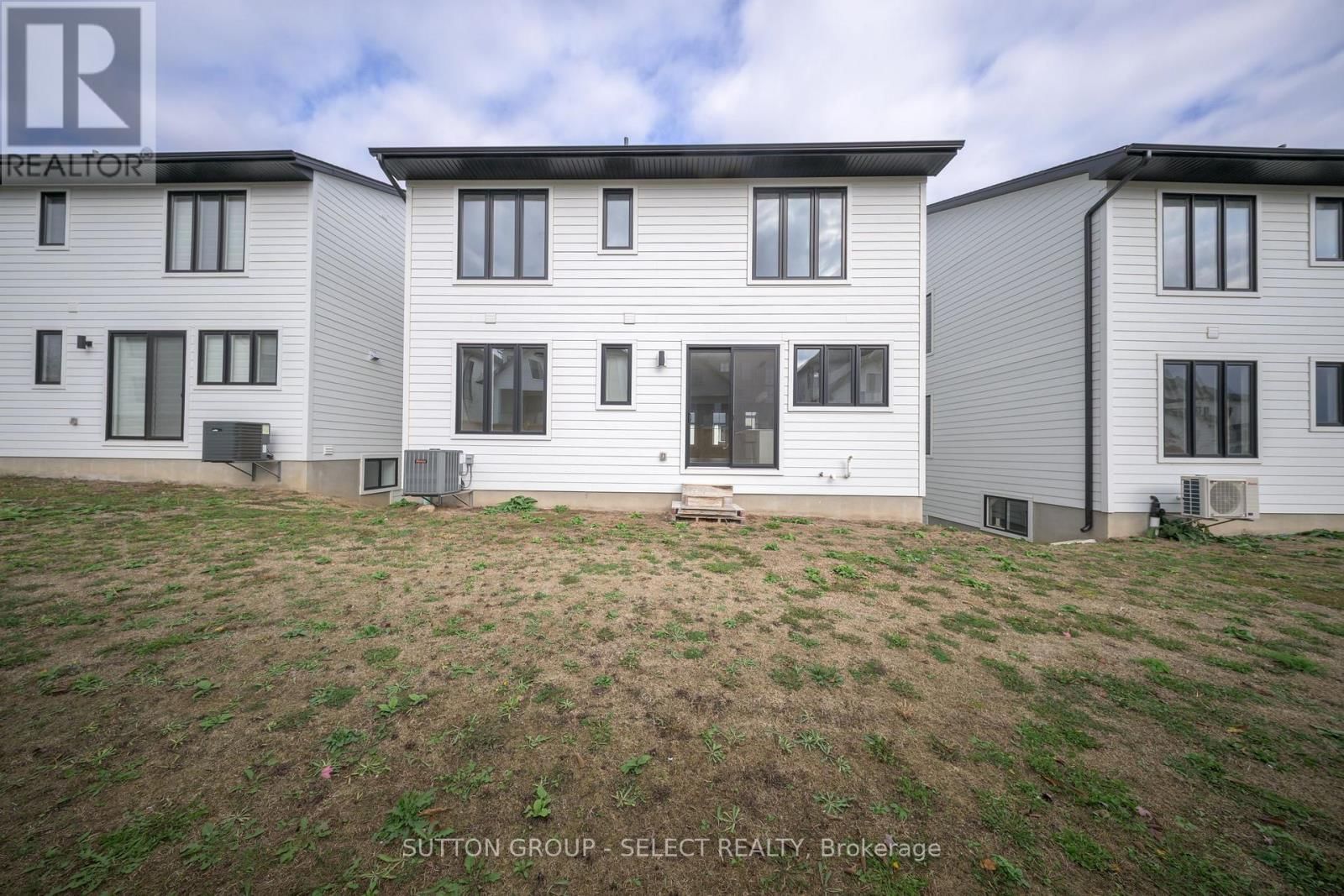 9 - 2835 SHEFFIELD PLACE Image 44