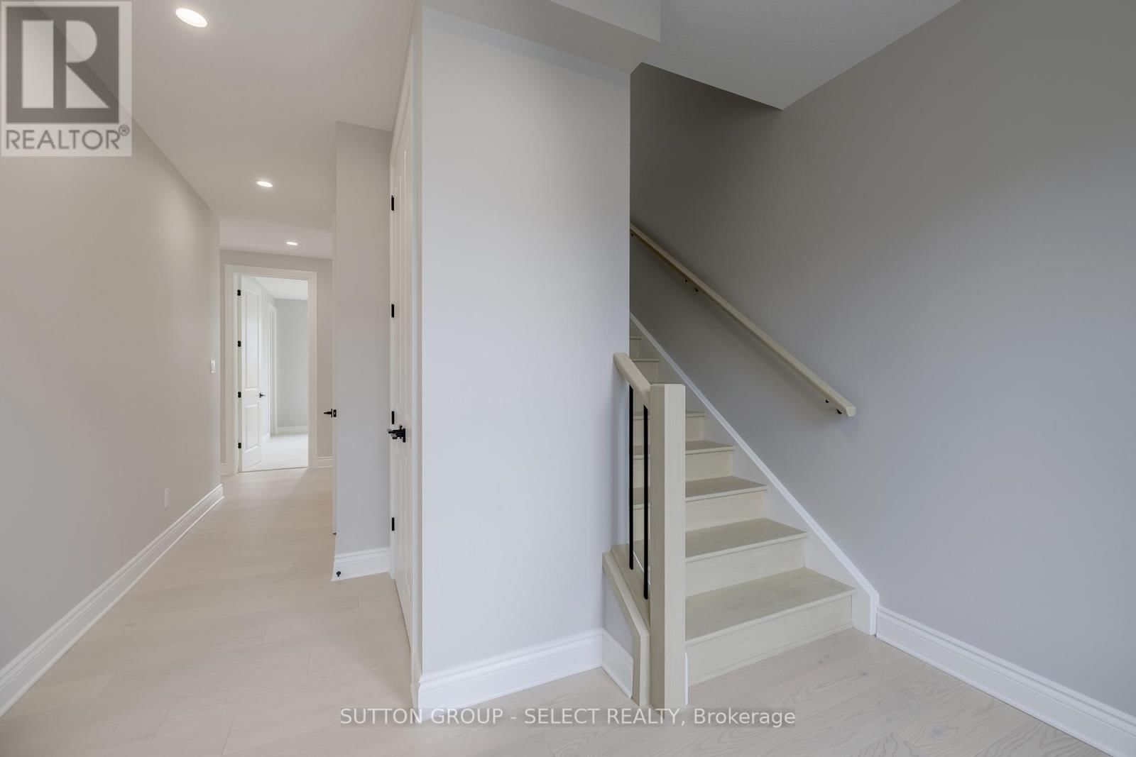 9 - 2835 SHEFFIELD PLACE Image 6