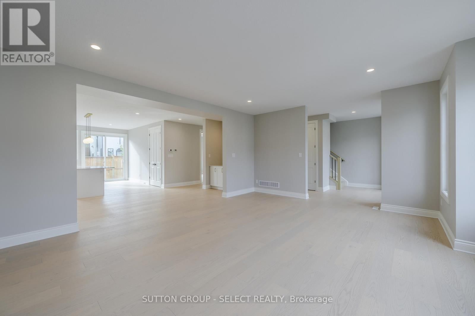 9 - 2835 SHEFFIELD PLACE Image 9