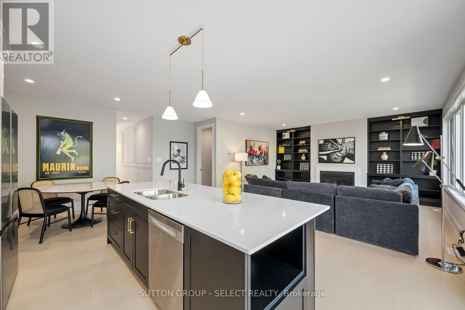 14 - 2835 SHEFFIELD PLACE Image 10