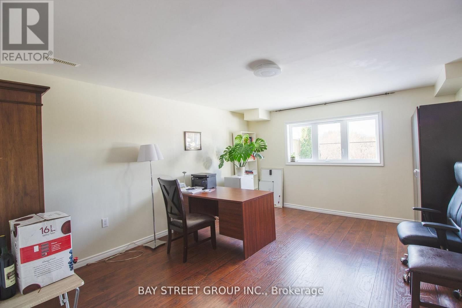 1451 HOWLETT CIRCLE Image 32