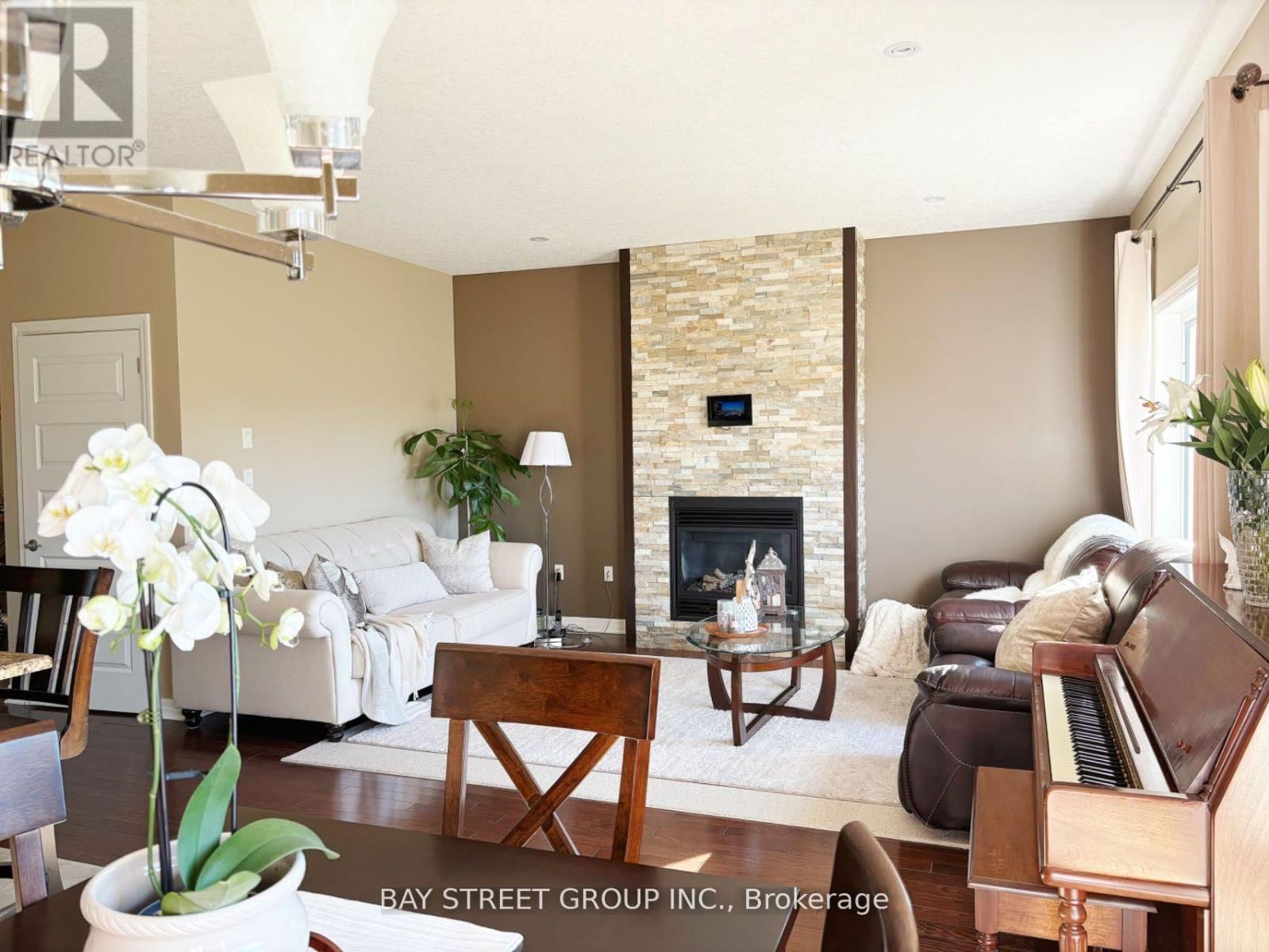 1451 HOWLETT CIRCLE Image 9