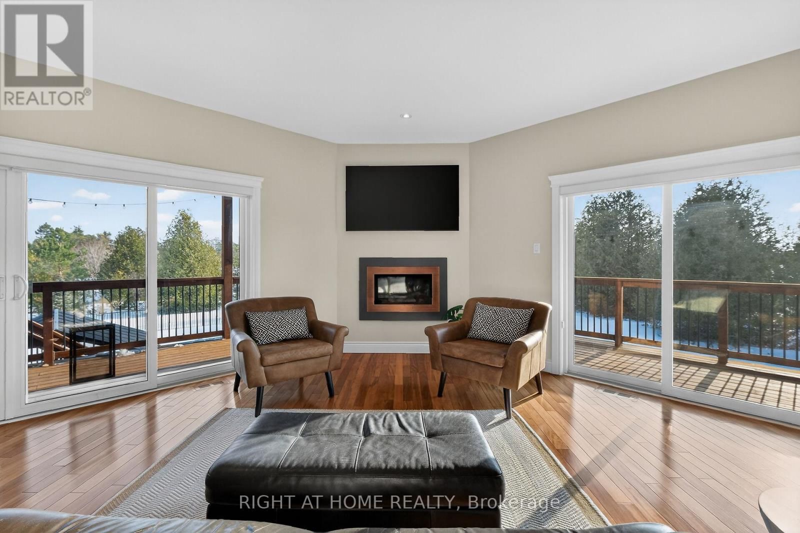 1641 BEARHILL ROAD Image 16