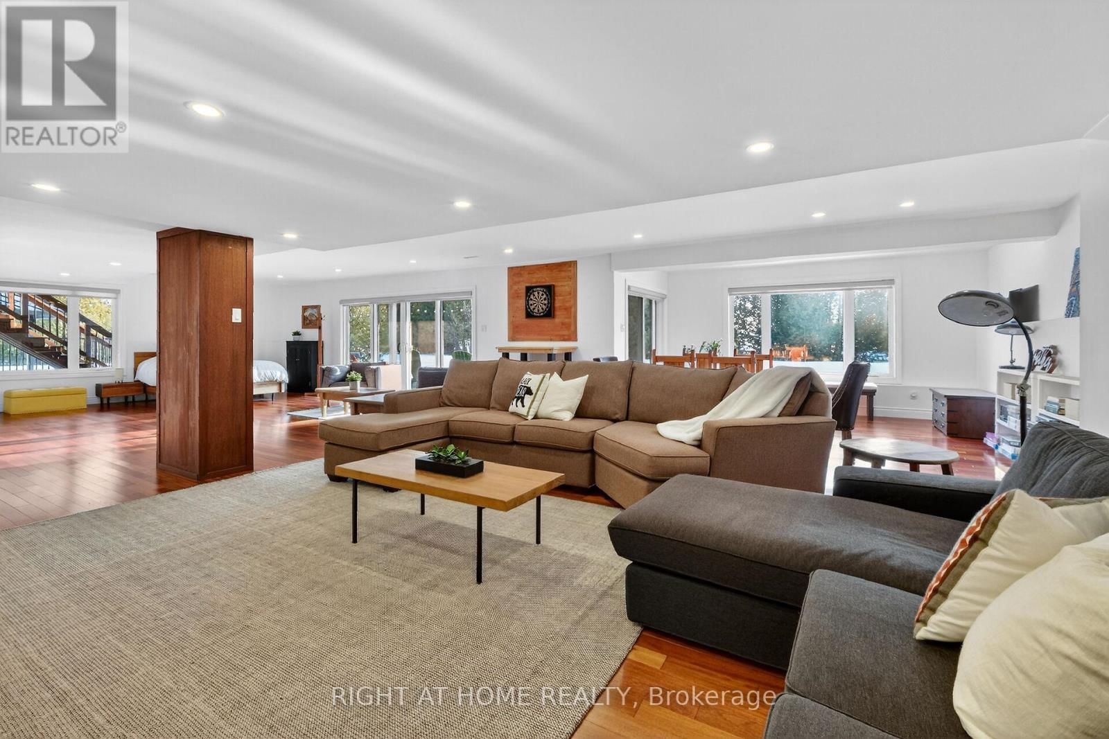 1641 BEARHILL ROAD Image 35