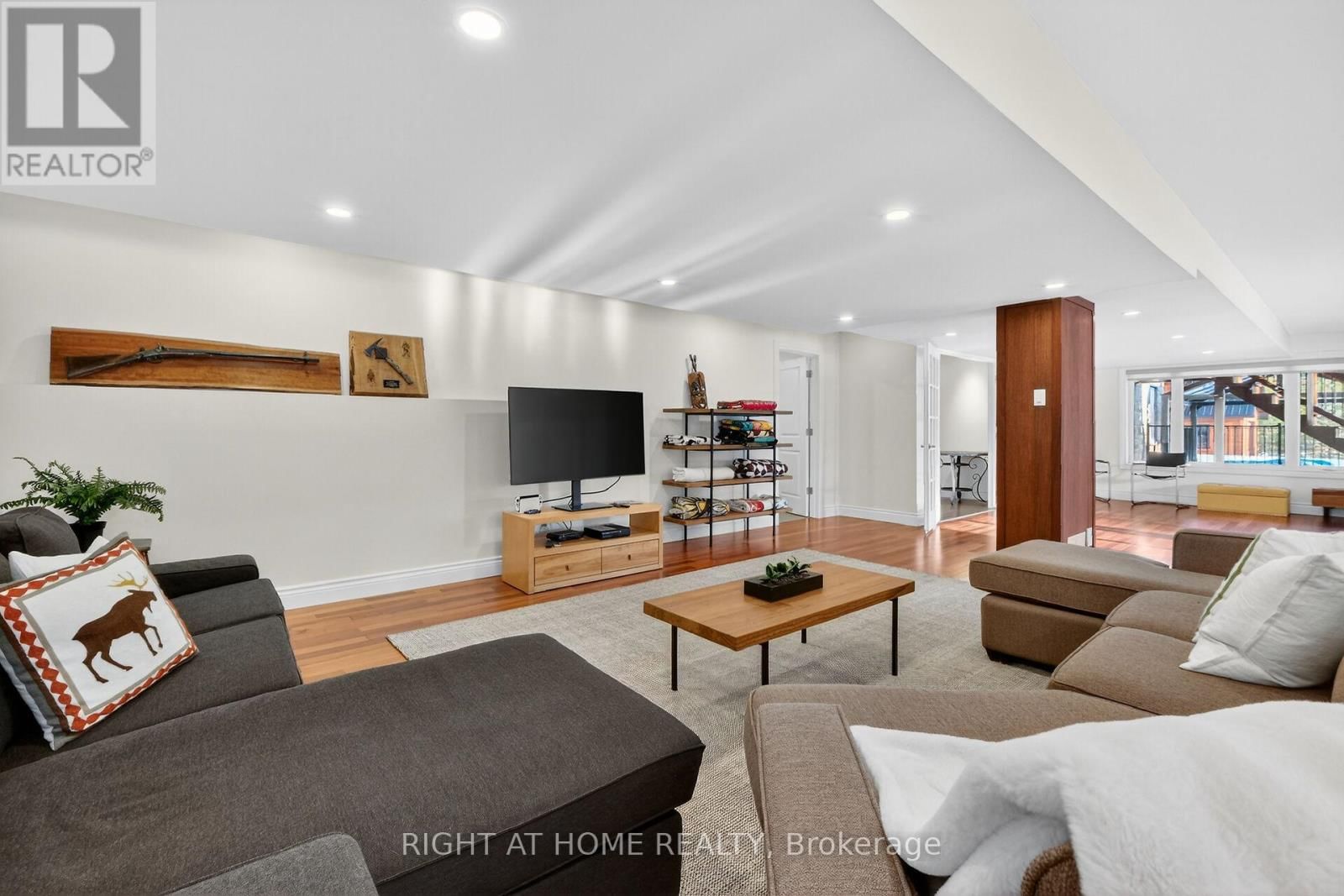 1641 BEARHILL ROAD Image 36