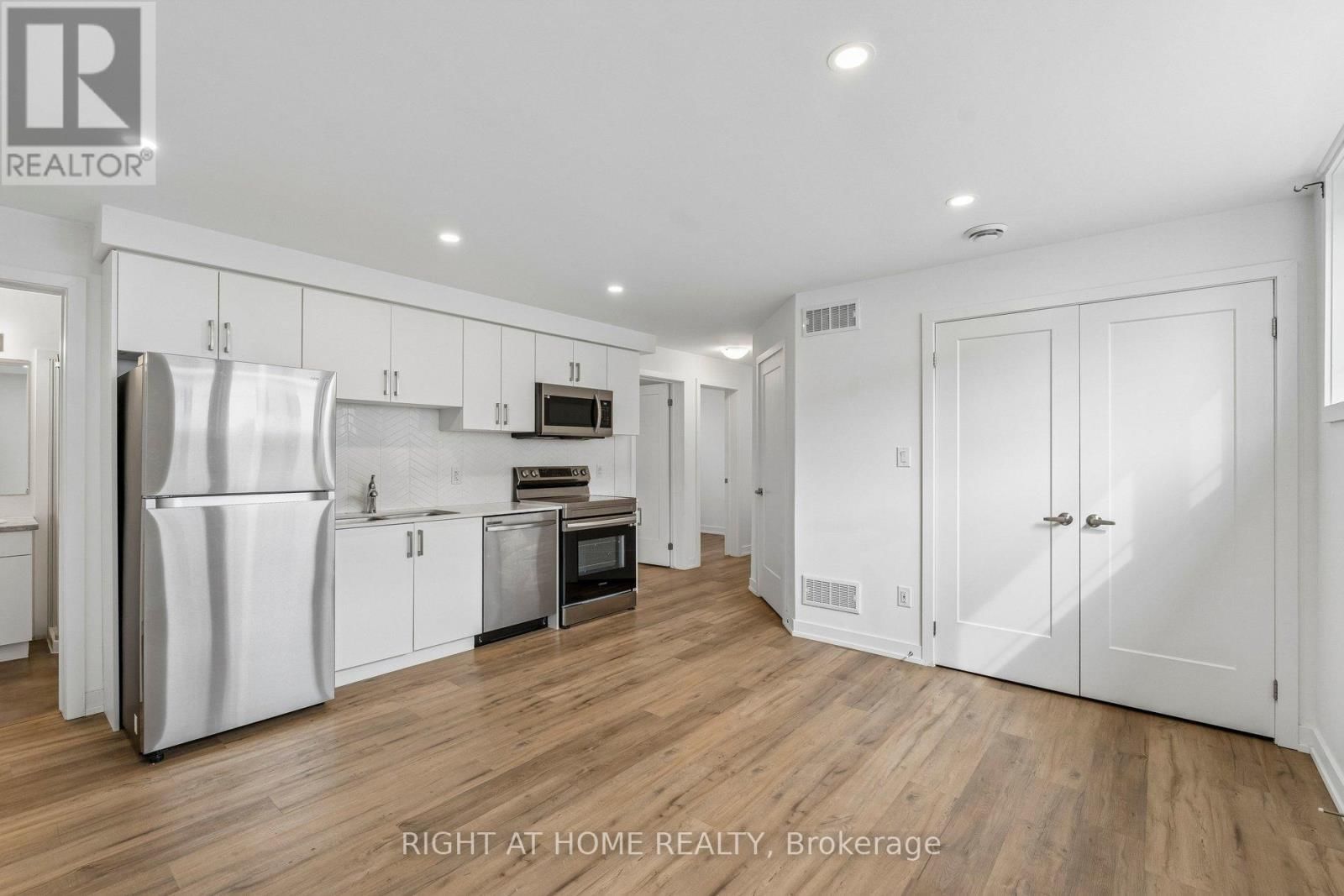 212 - 4263 FOURTH AVENUE Image 11