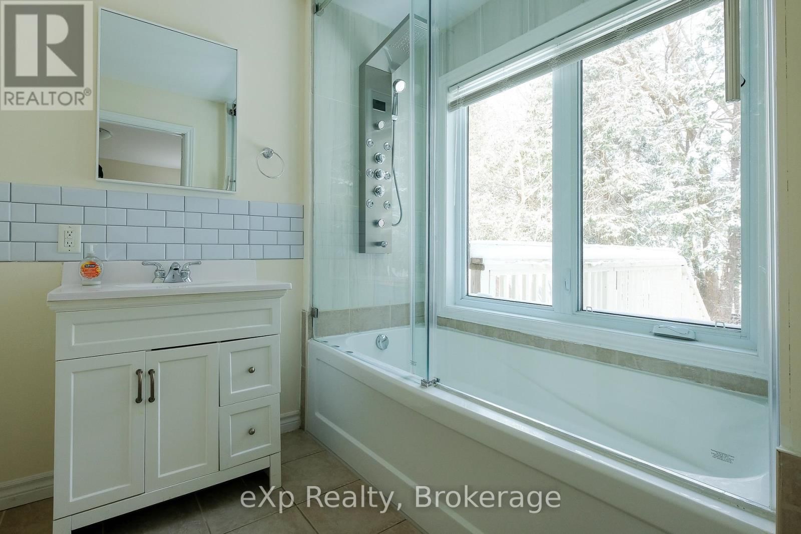 650 6TH STREET EAST Image 13