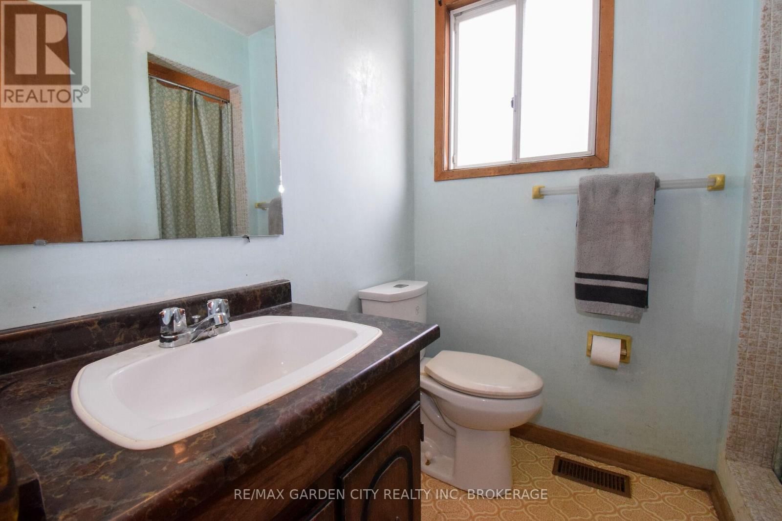 9735 CARL ROAD Image 30