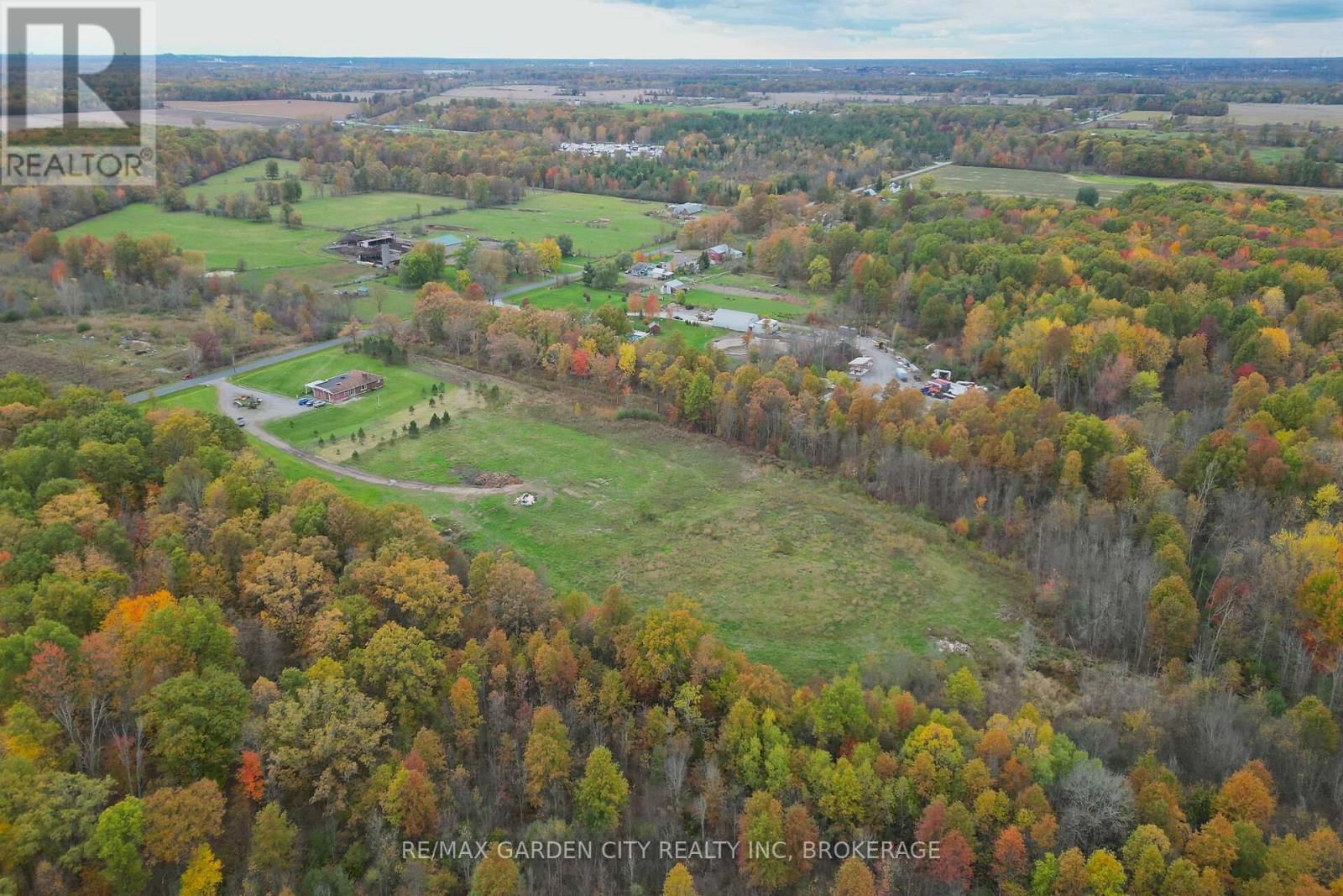 9735 CARL ROAD Image 43