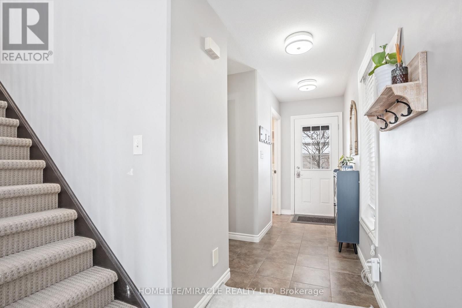 589 SALES DRIVE Image 33